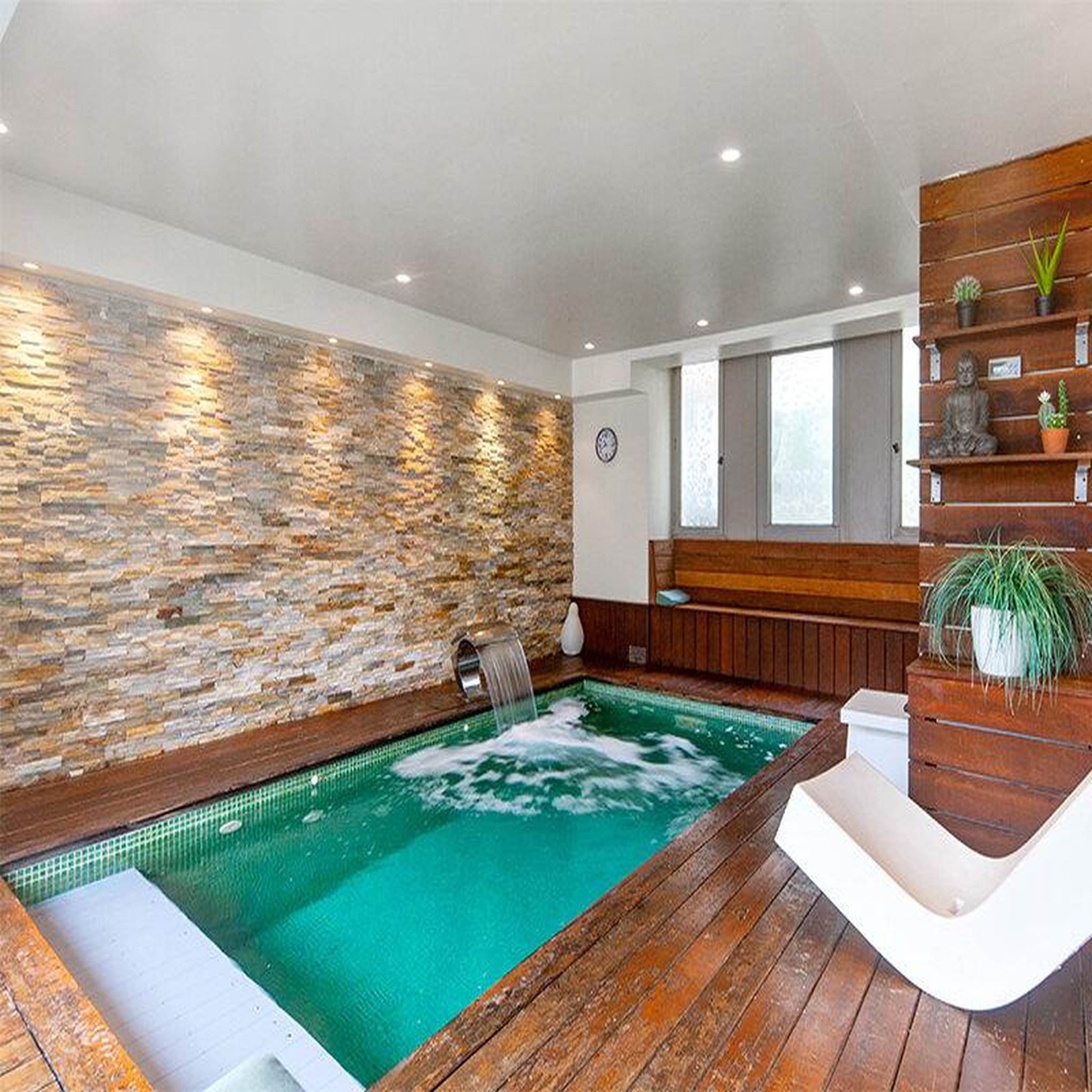 Voir la diapositive 2 : Smartbox 2 jours relaxants en hôtel 4* avec accès au spa à caen - coffret cadeau séjour