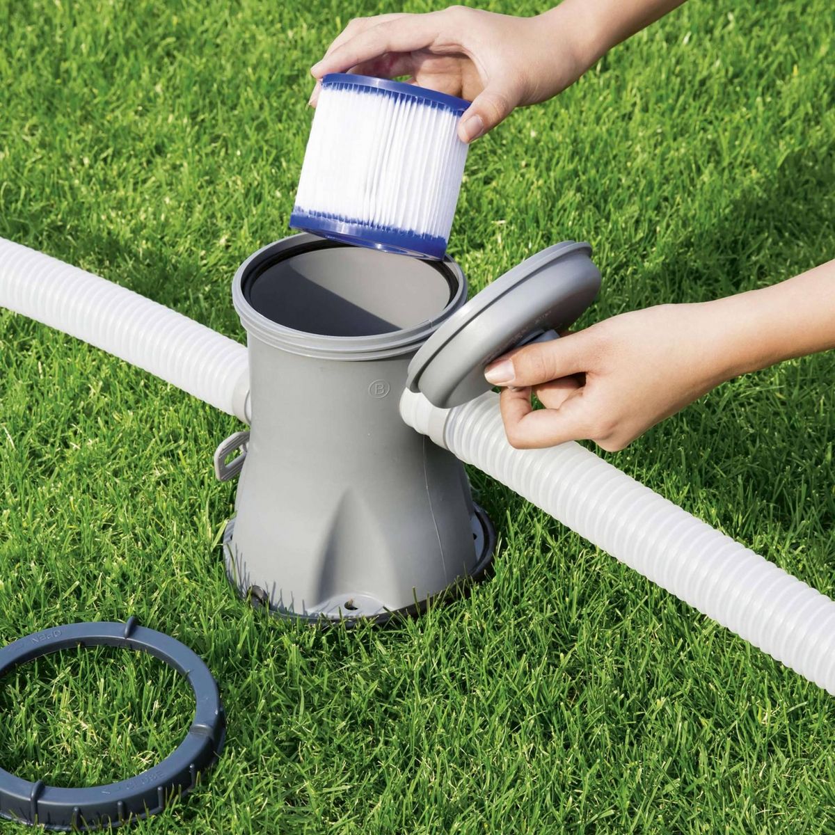 SWEEEK Lot de 2 cartouches filtrantes type 1 pour pompe de piscine  - 7.8x7.8cm compatibles avec piscines Bestway Leman. Opalite. Connemara. Diamant. Jade et Spinelle 3x2m