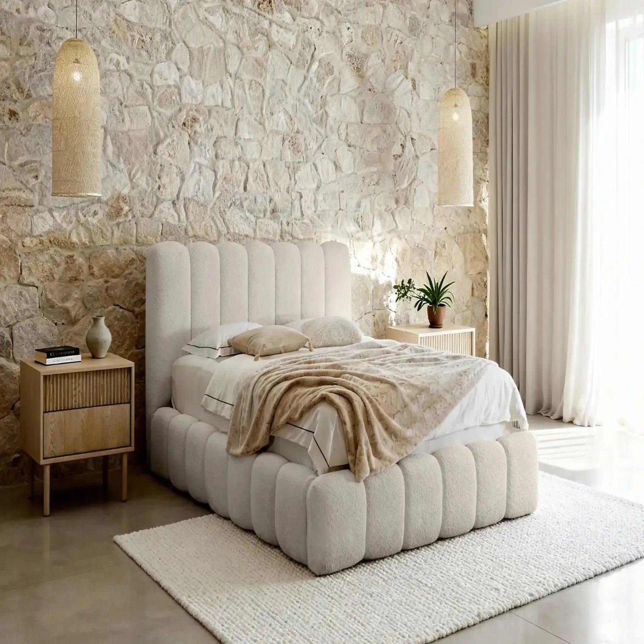 Voir la diapositive 2 : CASANOVA PARIS Garance - lit coffre tissu chenille