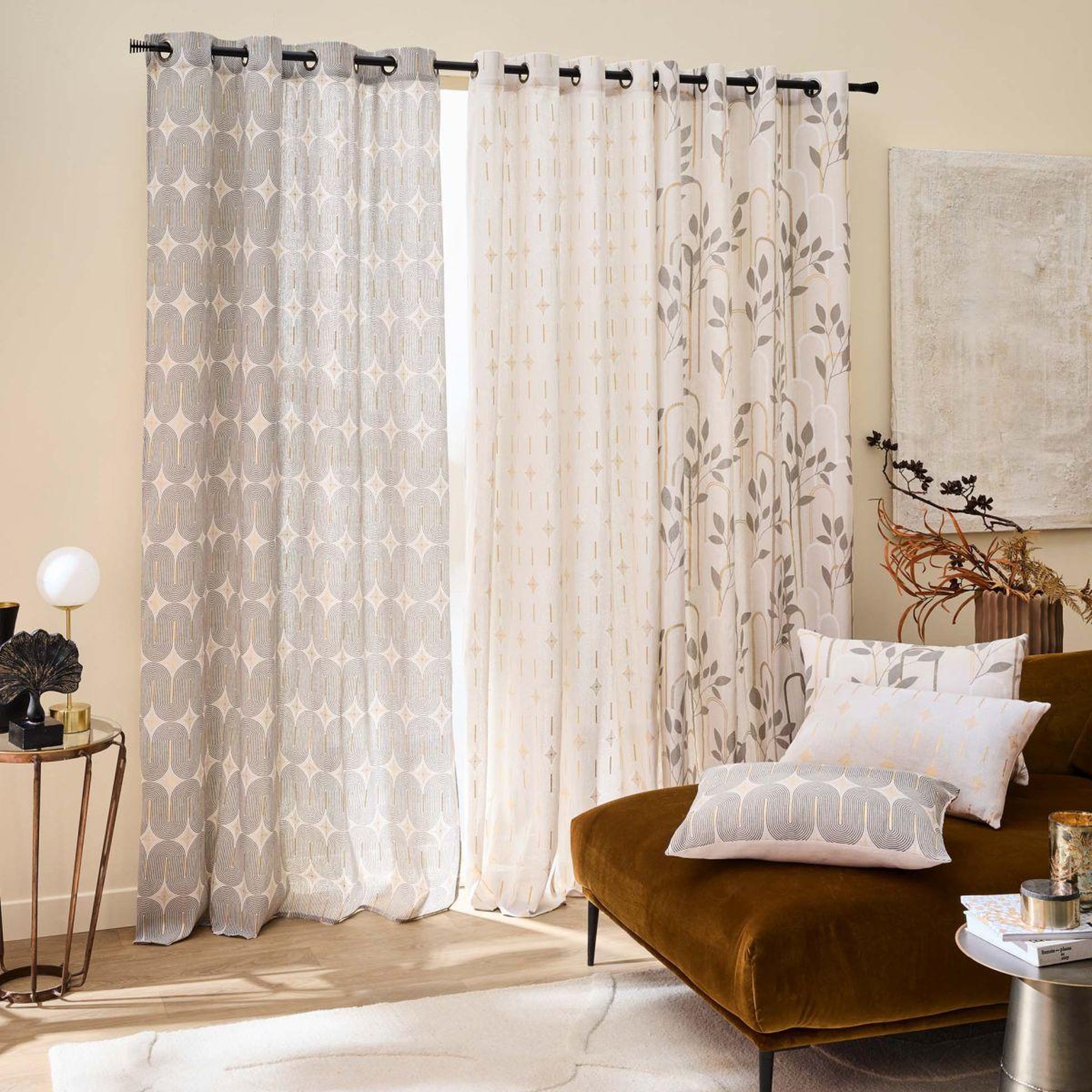 Voir la diapositive 4 : Douceur d'Intérieur Coussin déco imprimé  roseris  40x60cm gris