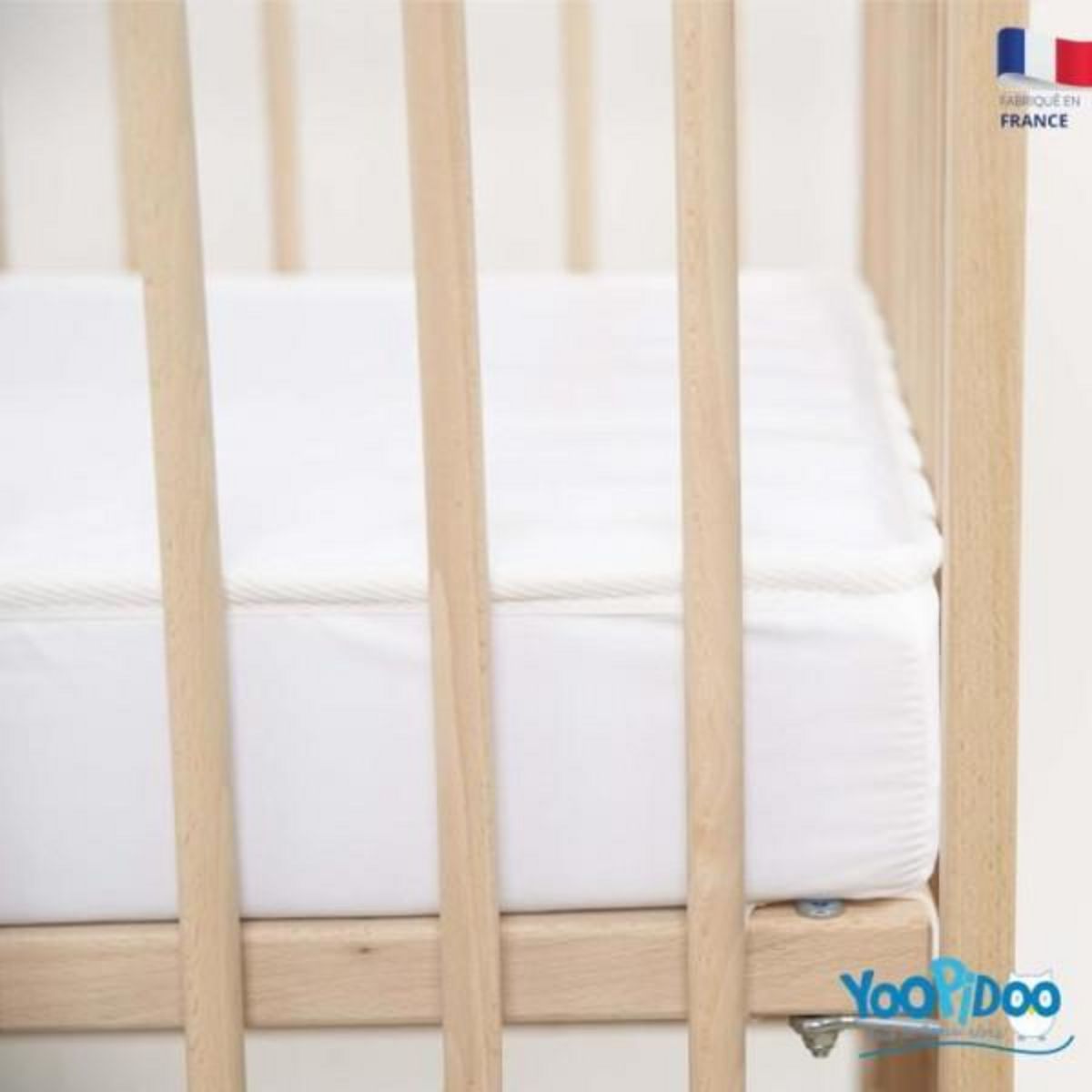 MARKET24 Yoopidoo - Matelas Bébé Climatisé - 60x120 cm - 1 face Été fraîche / 1 face Hiver ouatinée - Sans Traitement chimique