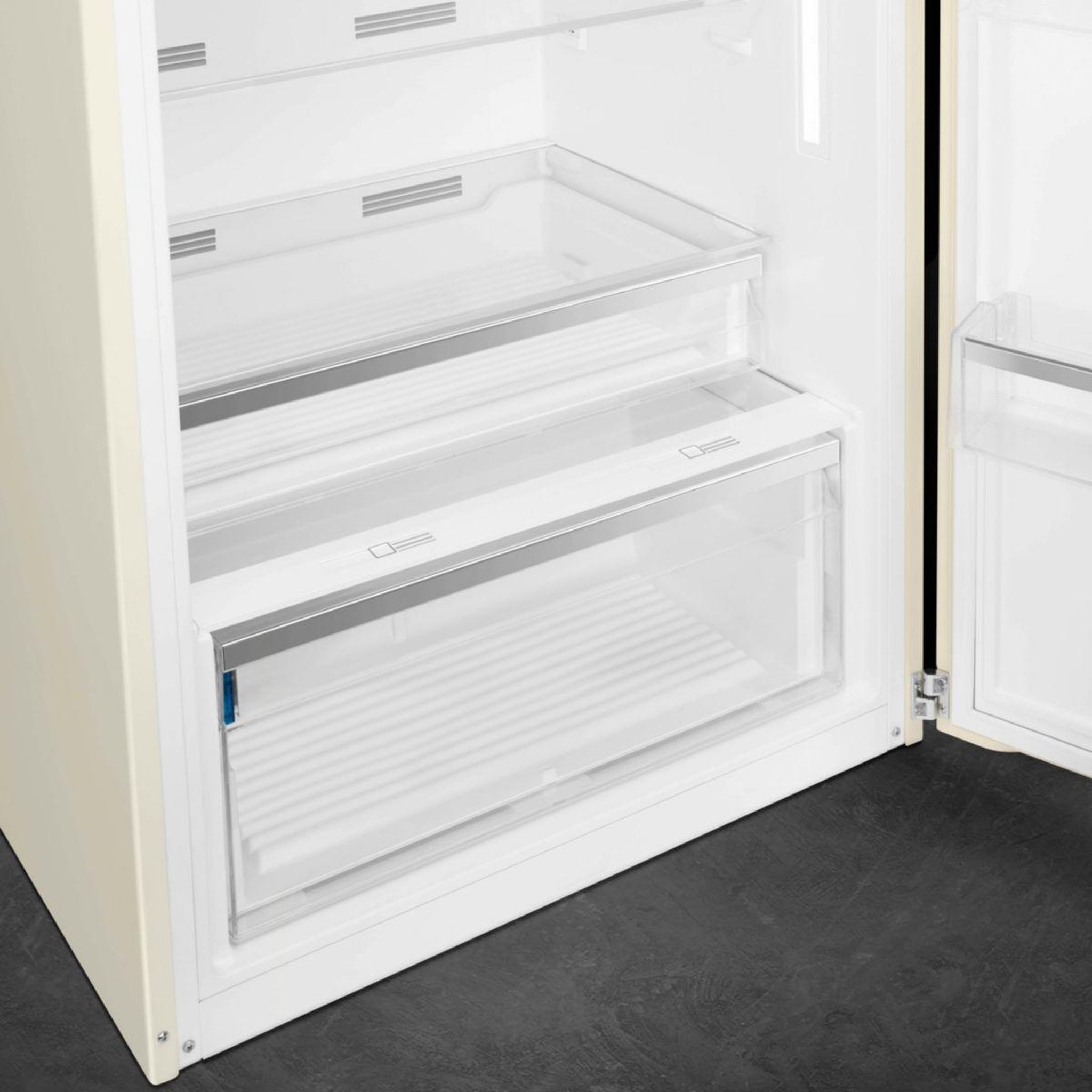 Voir la diapositive 5 : SMEG Réfrigérateur 2 portes FAB50RCR5 Crème