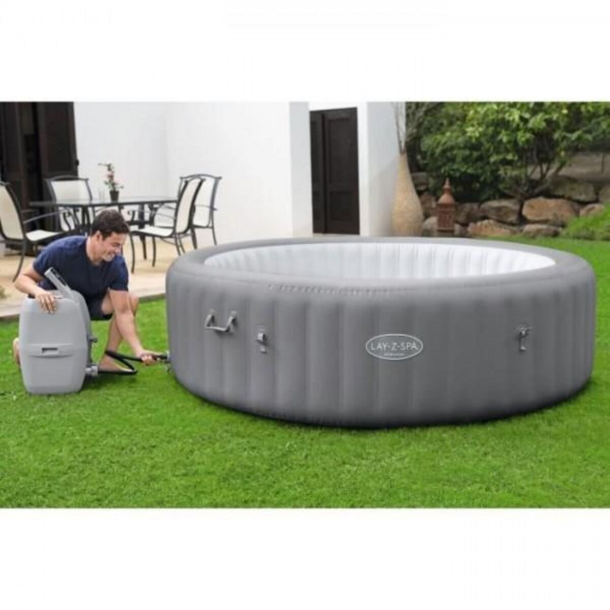 BESTWAY Spa gonflable BESTWAY - Lay-Z-Spa Grenada - 236 x 71 cm - 6 a 8 places - Rond (Livré avec couverture, cartouche et diffuseur)