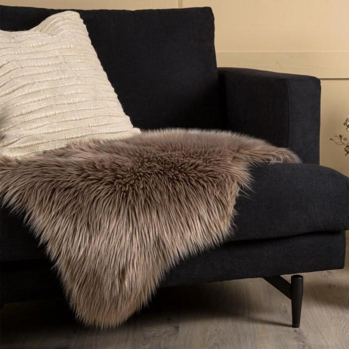 Paris Prix Tapis Imitation Fourrure  Katy  60x90cm Marron