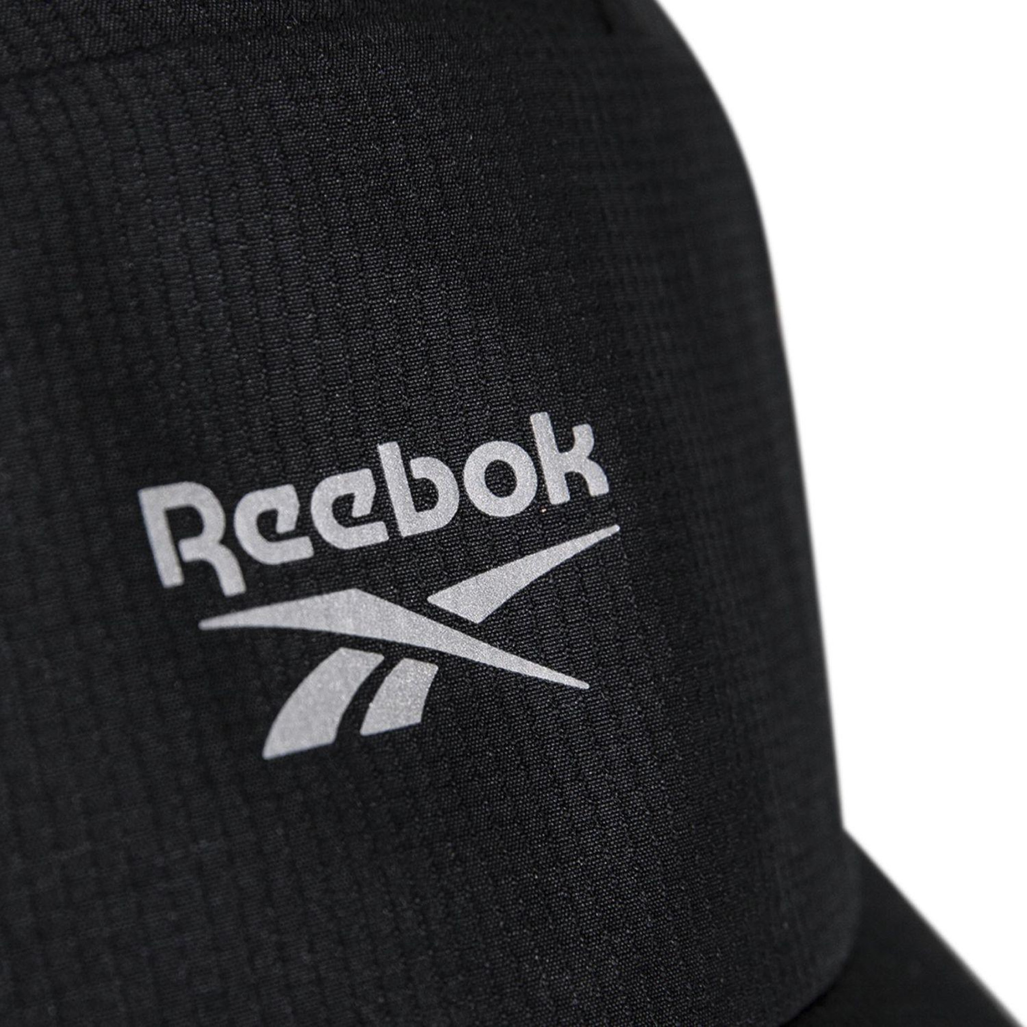 Voir la diapositive 2 : Reebok Casquette 5 panneaux en velours et broderie running cap