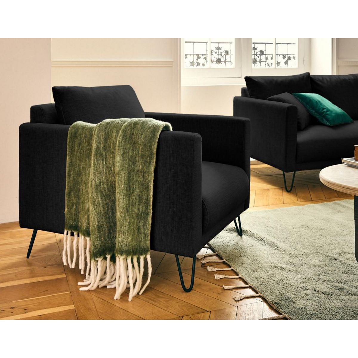 LISA DESIGN Ostrava - fauteuil en velours pieds en épingle