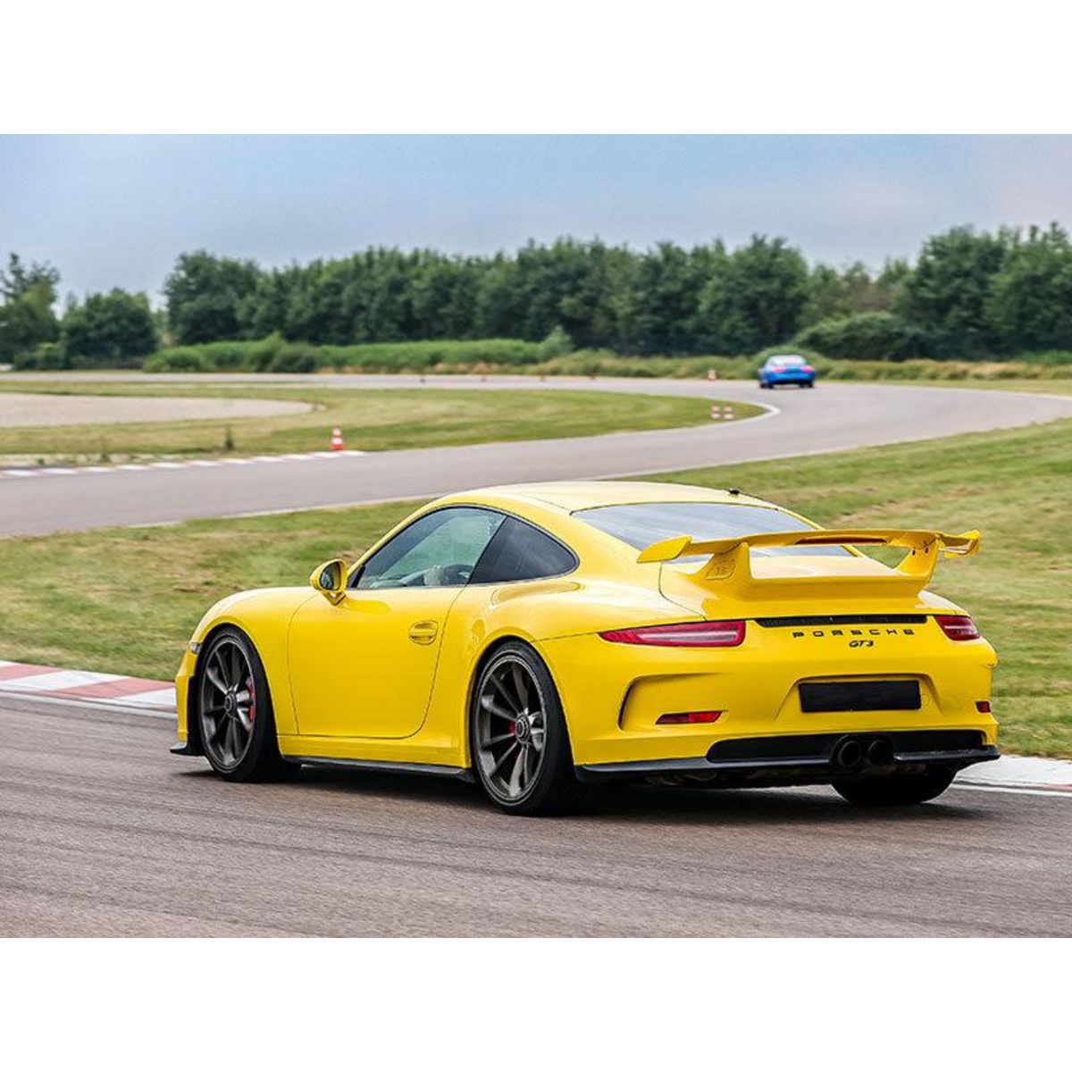 Smartbox Stage de pilotage : 4 tours sur le circuit de Saint-Laurent-de-Mure en Porsche 991 GT3 - Coffret Cadeau Sport & Aventure