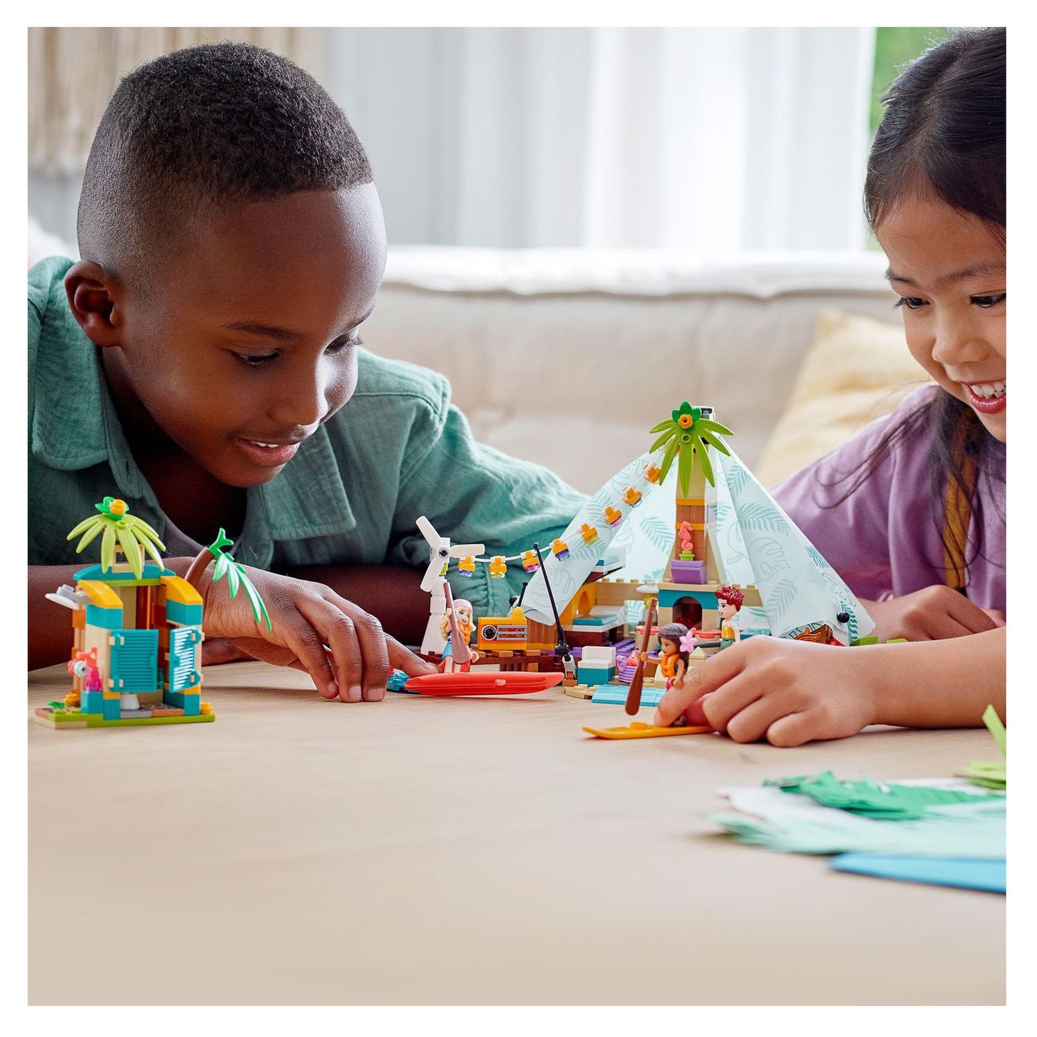 Voir la diapositive 9 : LEGO Friends 41700 Camping Glamour à La Plage, Jouet pour Filles et Garçons dès 6 ans