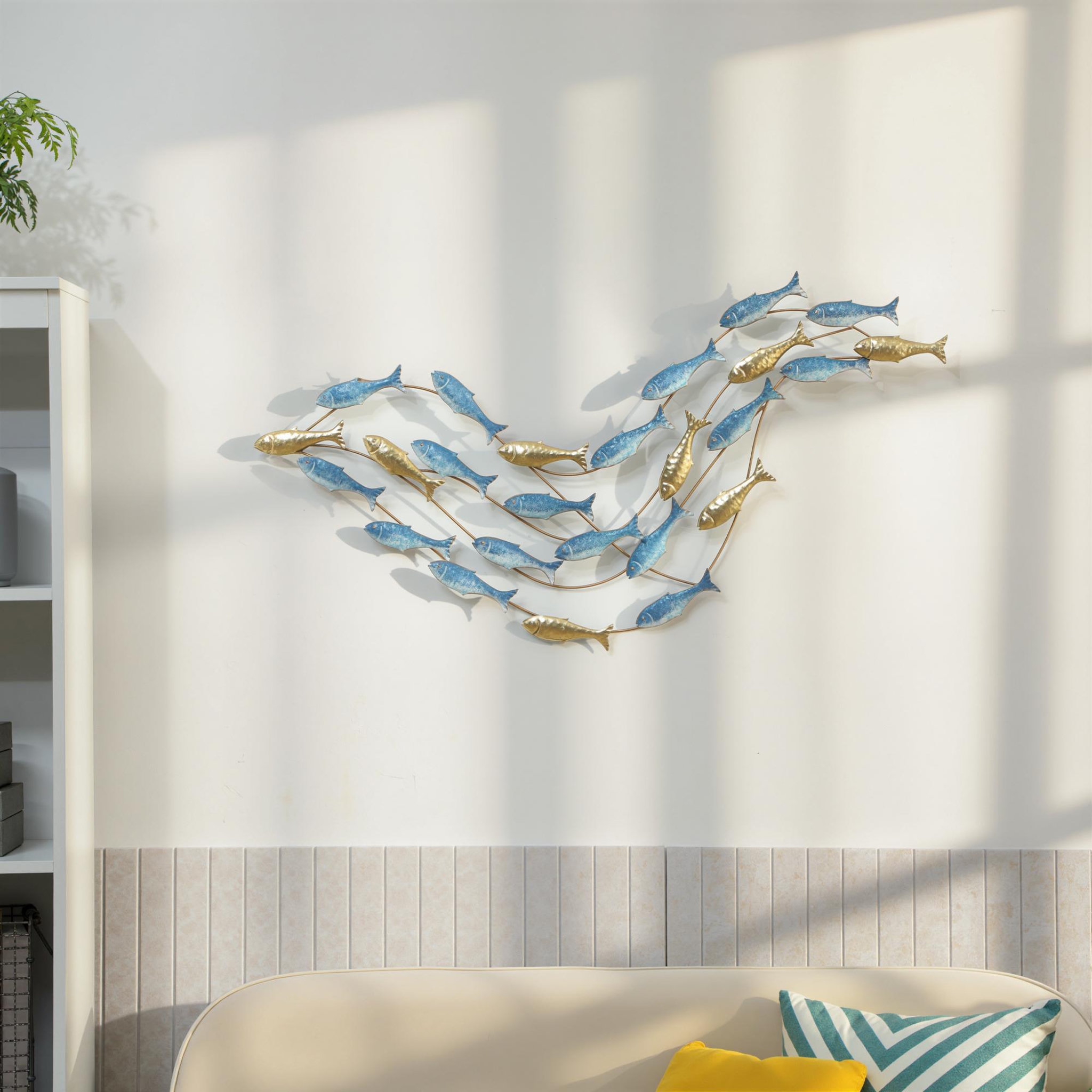 Voir la diapositive 2 : HOMCOM Décoration murale métal doré et bleu - Déco murale poissons - 100 x 50 cm