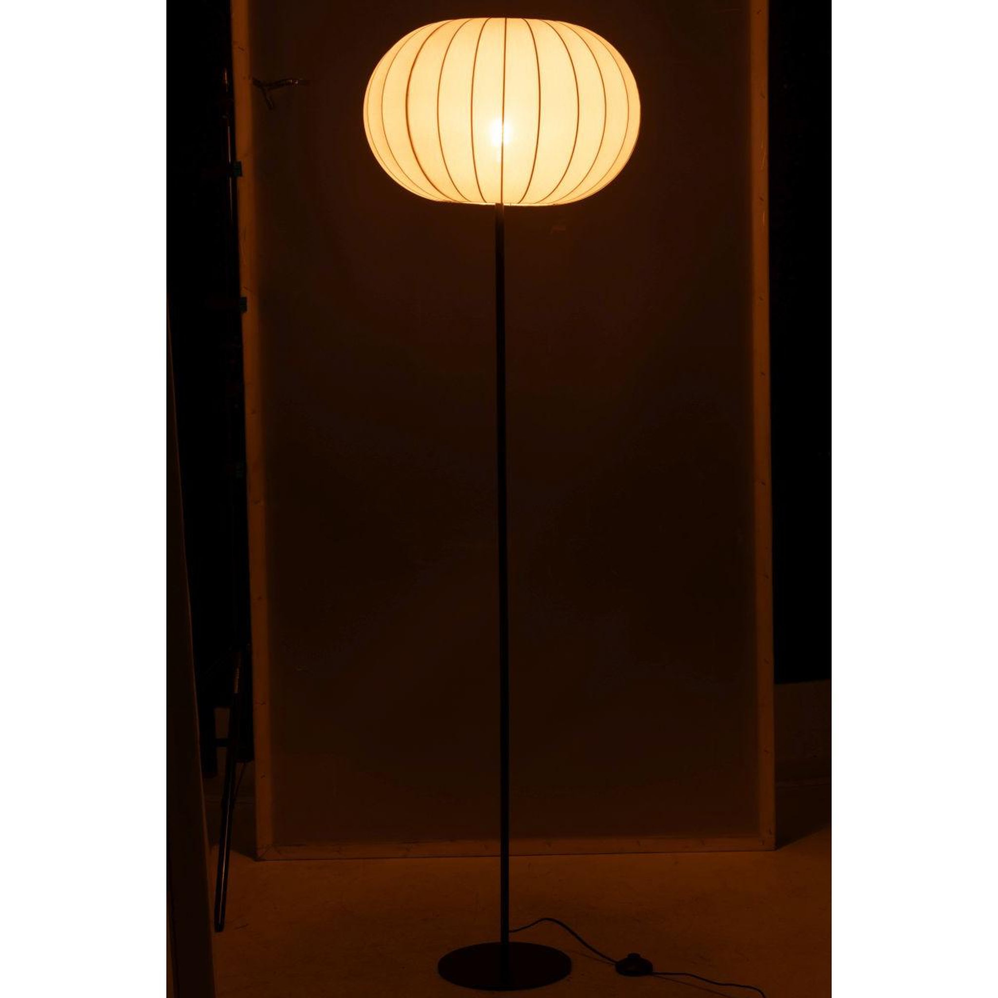 Voir la diapositive 3 : J-LINE Lampadaire lanterne en métal  shirley  173cm blanc