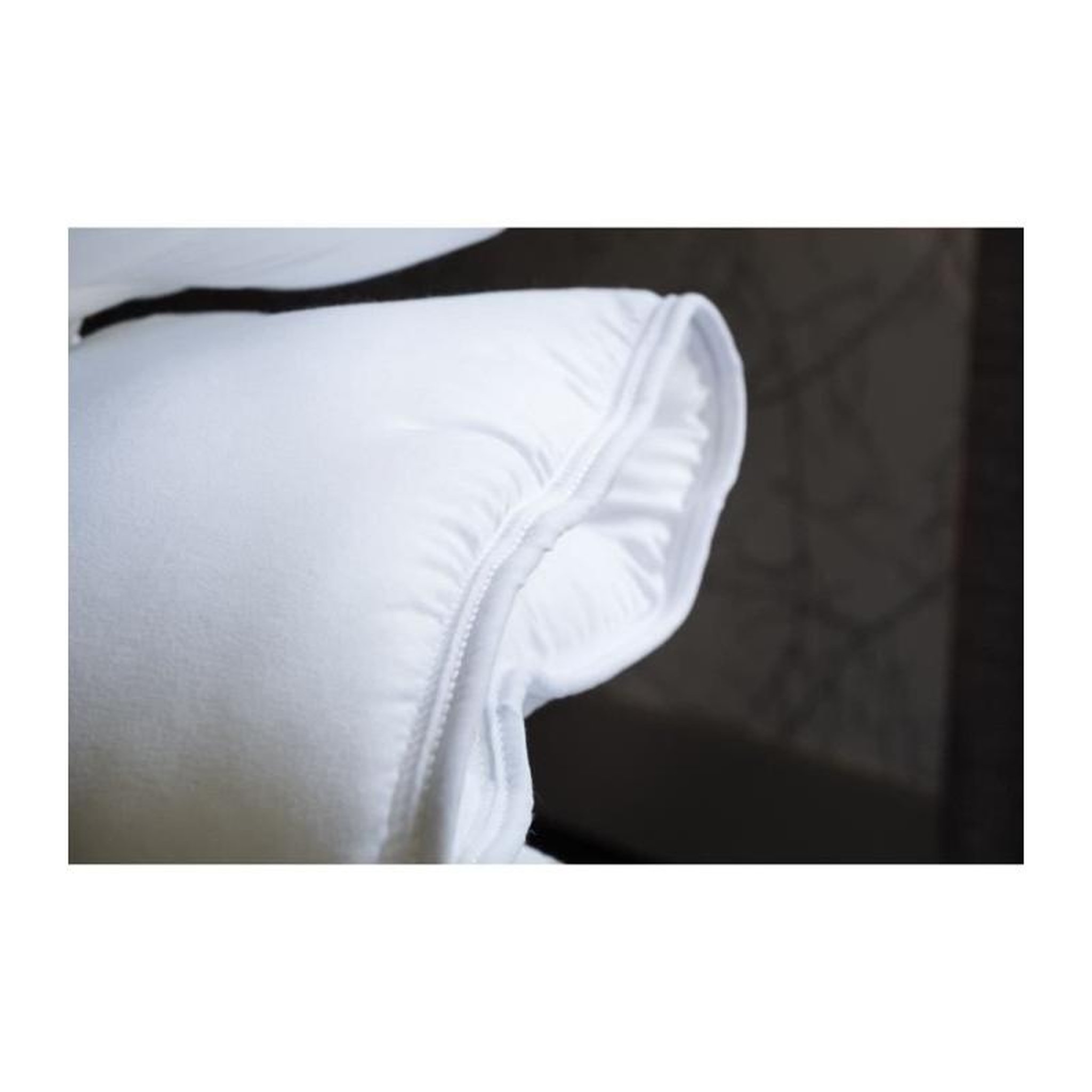 Voir la diapositive 3 : BLANREVE Couette légere anti-acariens - 200 gr/m² - BLANREVE - 240 x 220 cm - Blanc