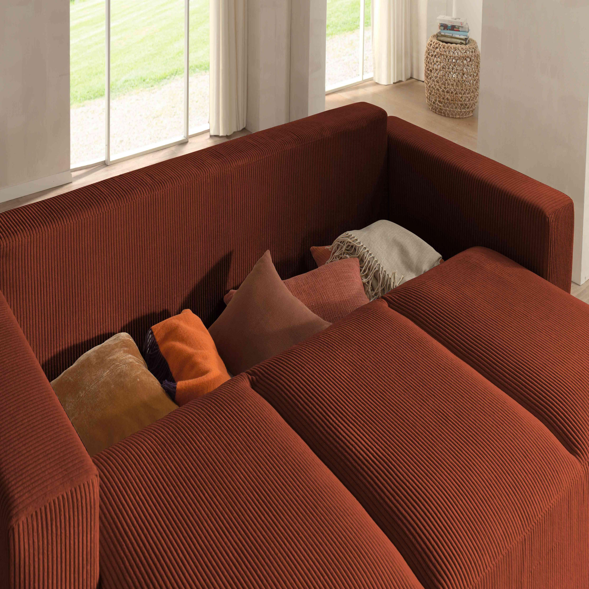 Voir la diapositive 4 : LISA DESIGN Livy - canapé droit convertible - avec coffre - en velours côtelé - 3 places