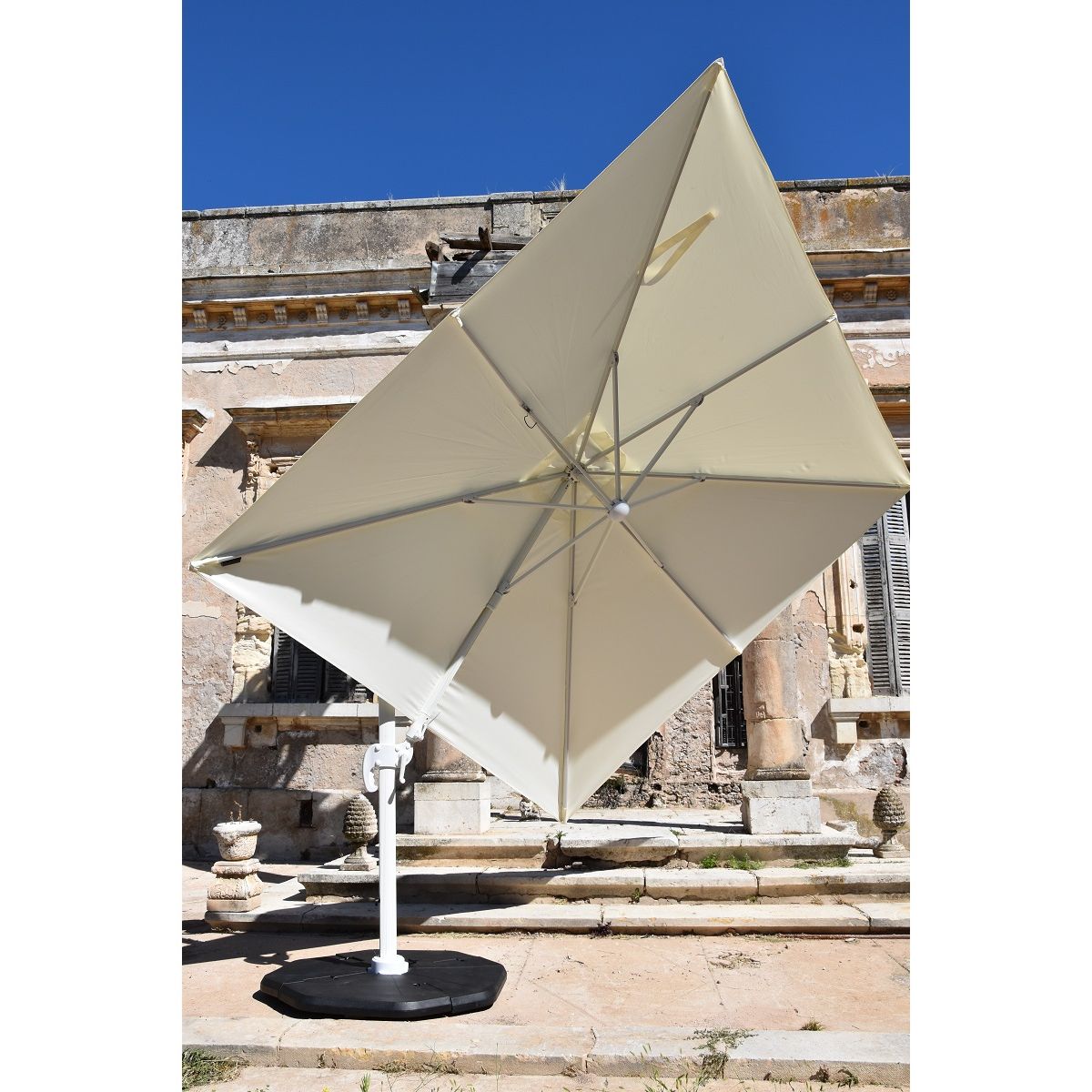 Parasol déporté 3x3m aluminium à bandeau LED ecru CAPEO