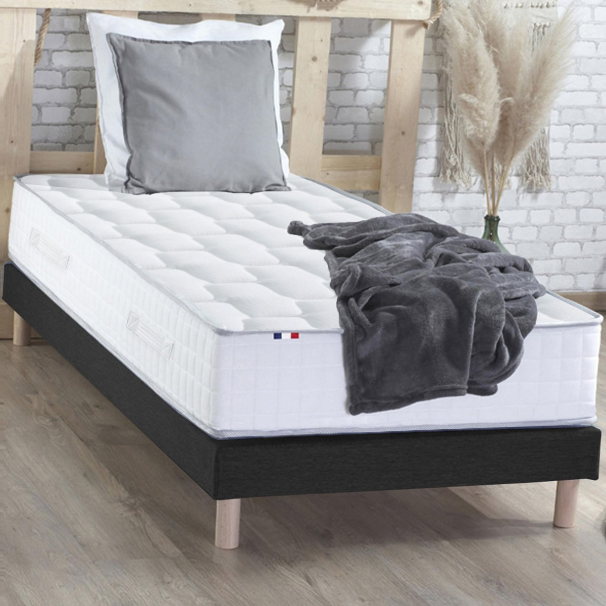 IDLITERIE Ensemble literie : matelas à ressorts ODYSSEE et mémoire de forme avec sommier - Qualité française