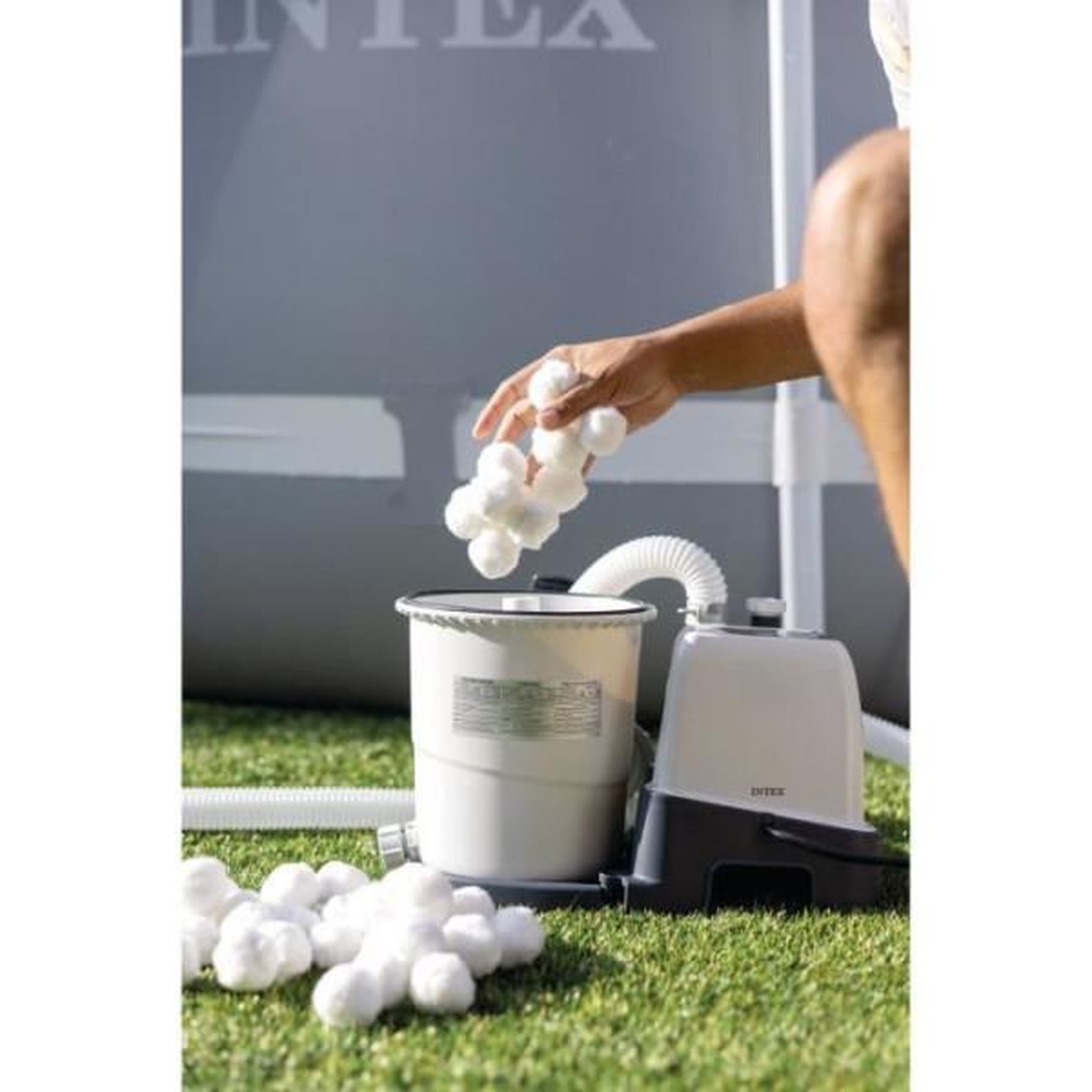 Voir la diapositive 2 : INTEX Balles filtrantes - intex - finesse de filtration 3 a 5 microns - durée de vie 3 a 5 ans