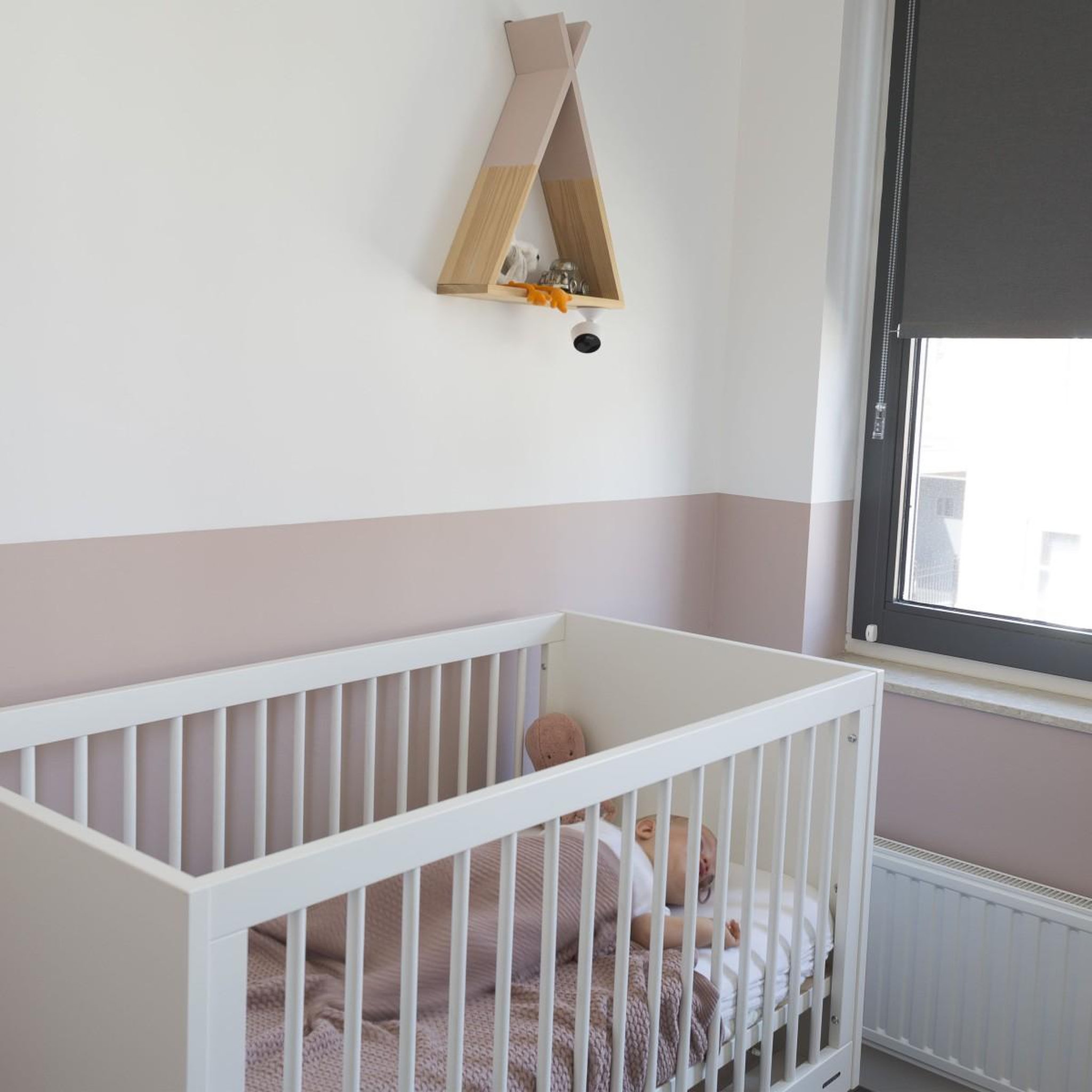 Voir la diapositive 5 : ALECTO Babyphone Wi-Fi FULL HD 1080p Blanc Vision Nocturne 10m Audio 2 Voies Détection Mouvement Son Caméra de surveillance Bébé Alecto