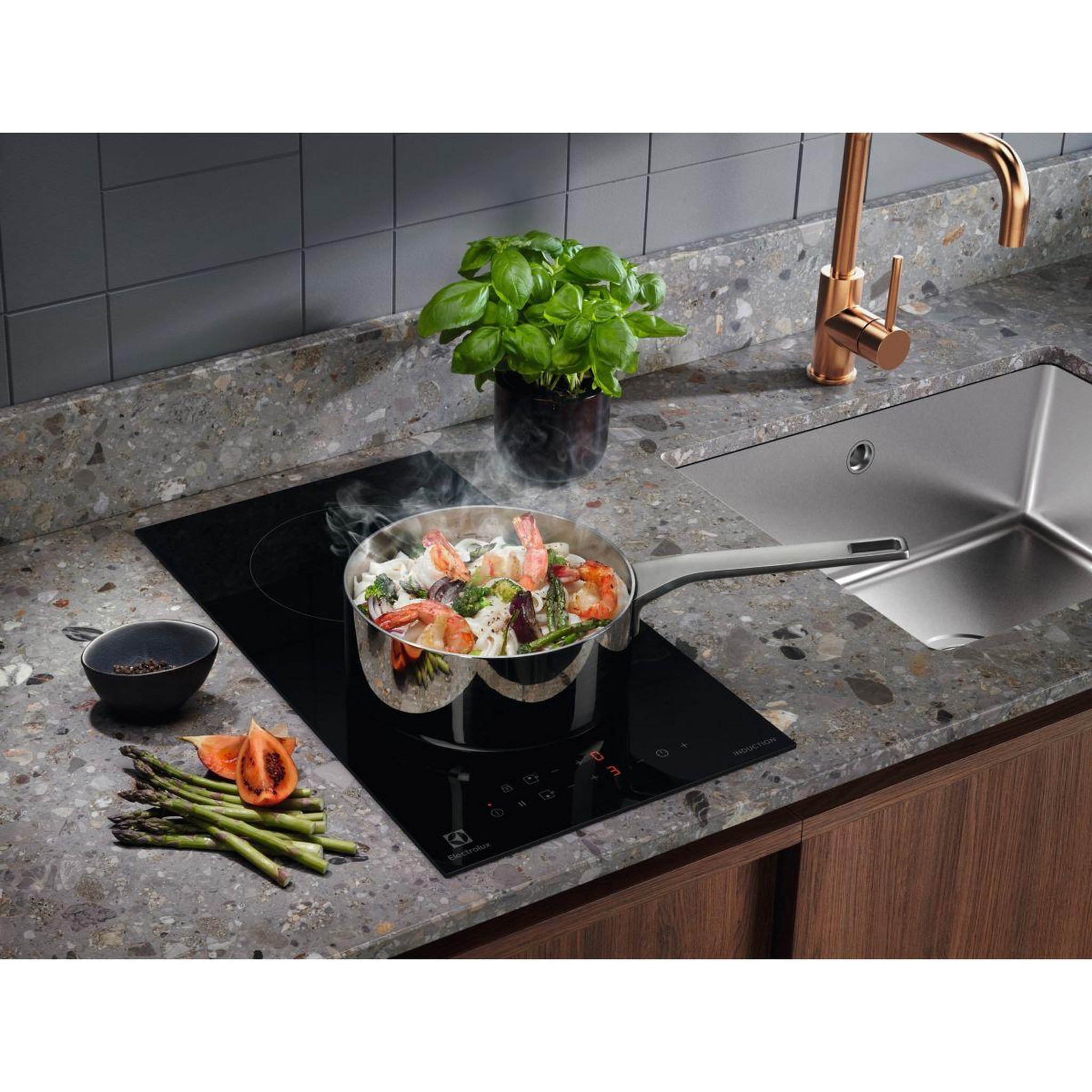 Voir la diapositive 3 : ELECTROLUX Domino induction LIT30230C -Domino 2 foyers 30cm