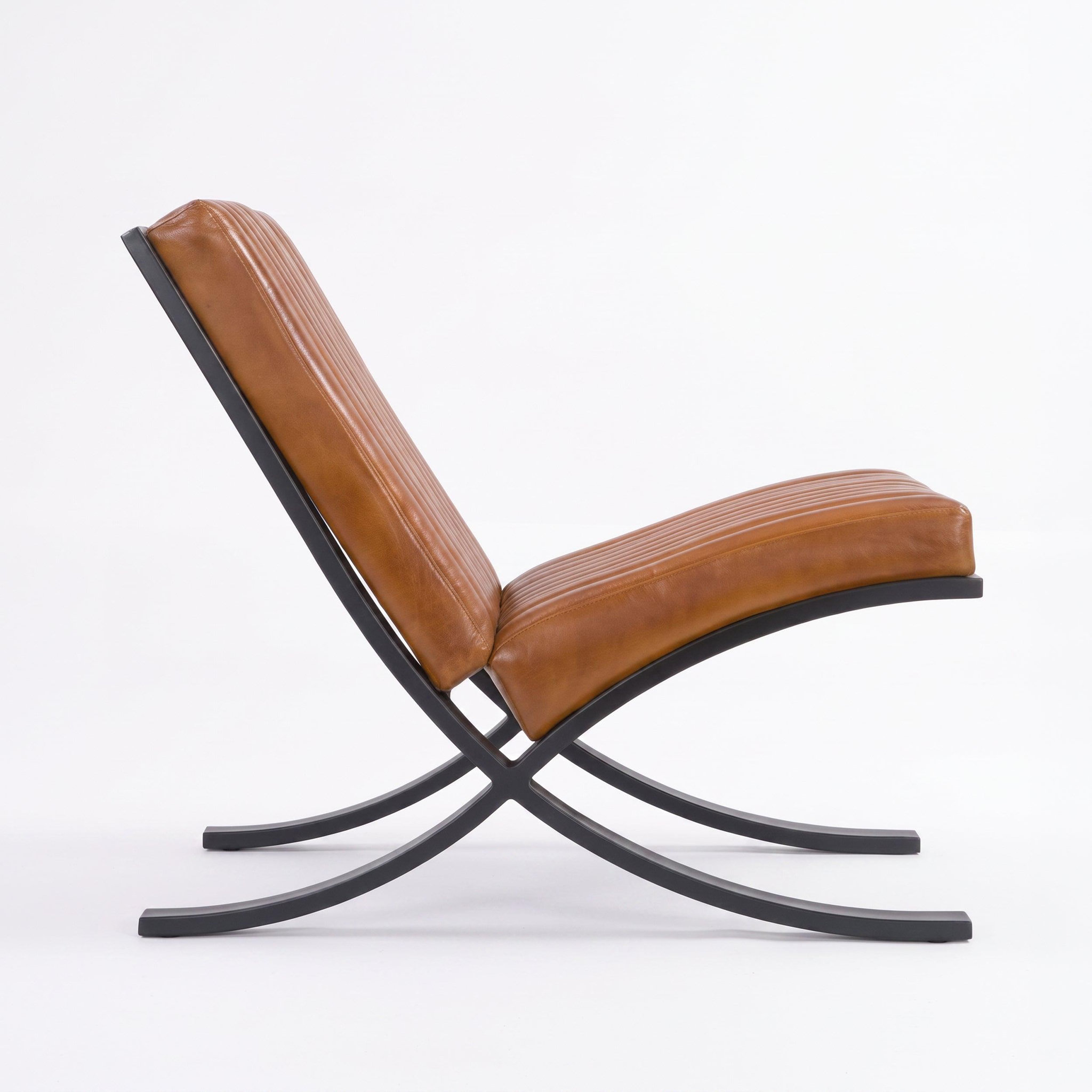 Voir la diapositive 6 : MAISON PAVANE Fauteuil en cuir de buffle marron-gustave