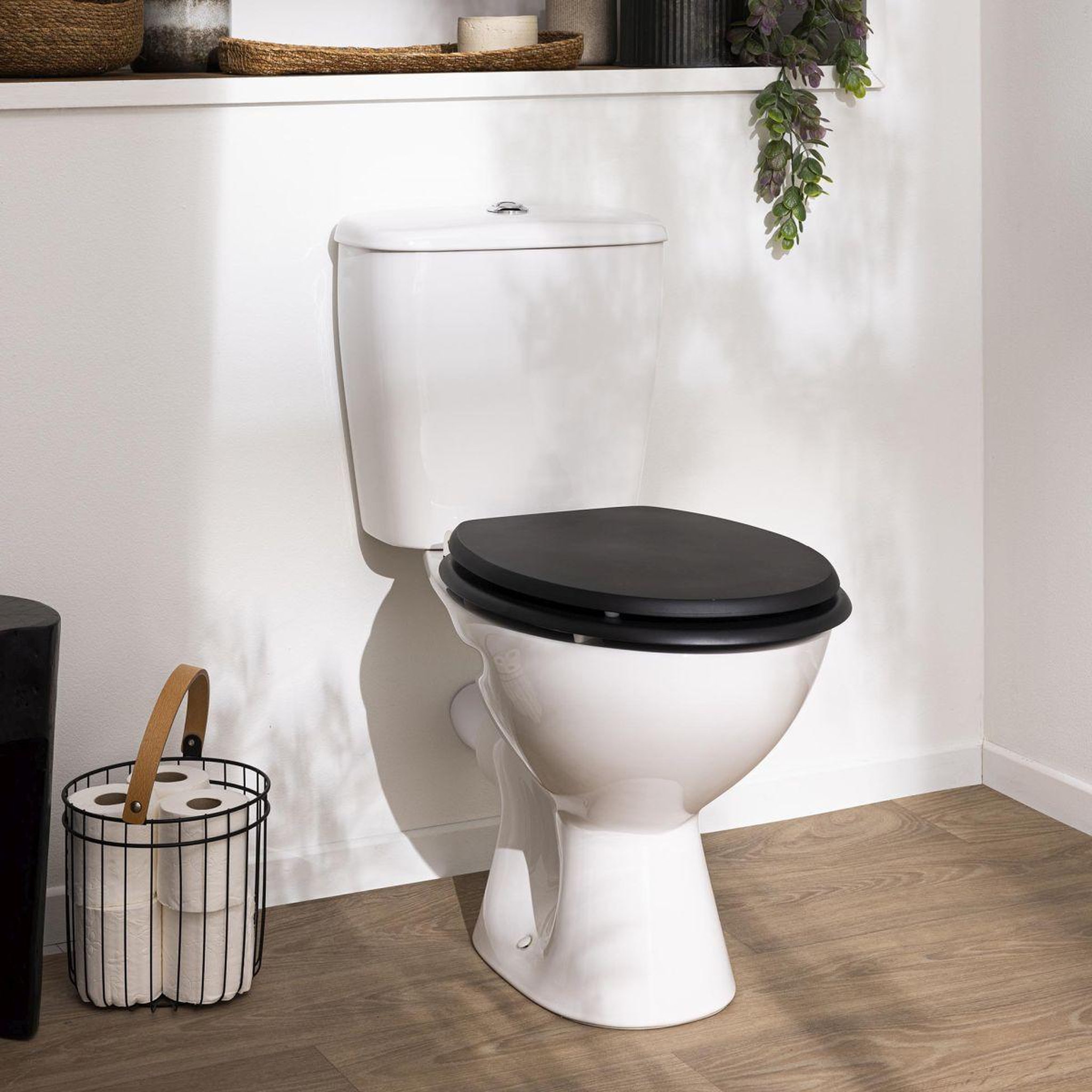Voir la diapositive 6 : Douceur d'Intérieur Abattant wc uni  matty  46cm noir