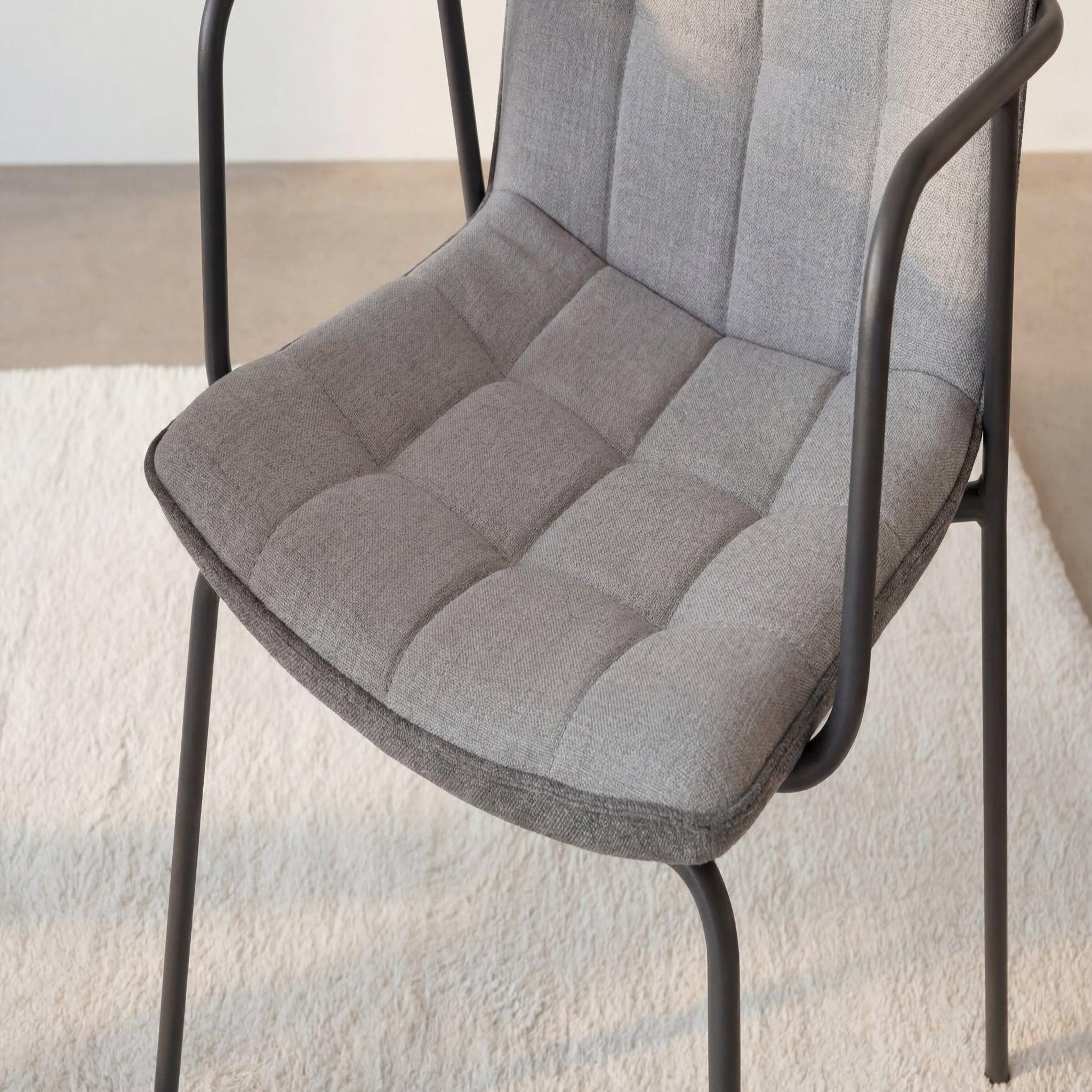 Voir la diapositive 3 : CASANOVA PARIS Marlo - lot de 4 chaises pieds en métal