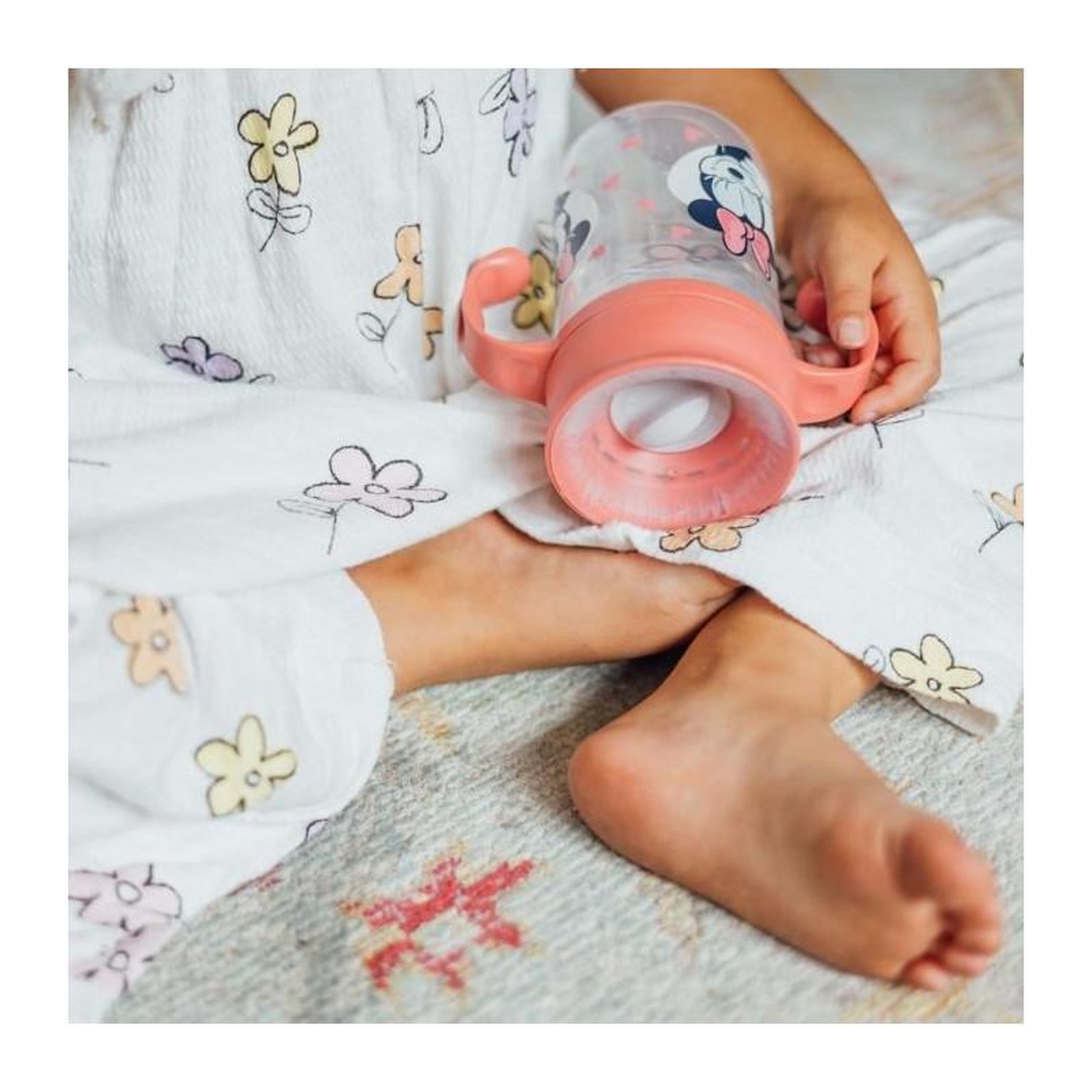 Voir la diapositive 2 : THERMOBABY TASSE D'APPRENTISSAGE 360 DEGRES - 360 training cup with lid MINNIE