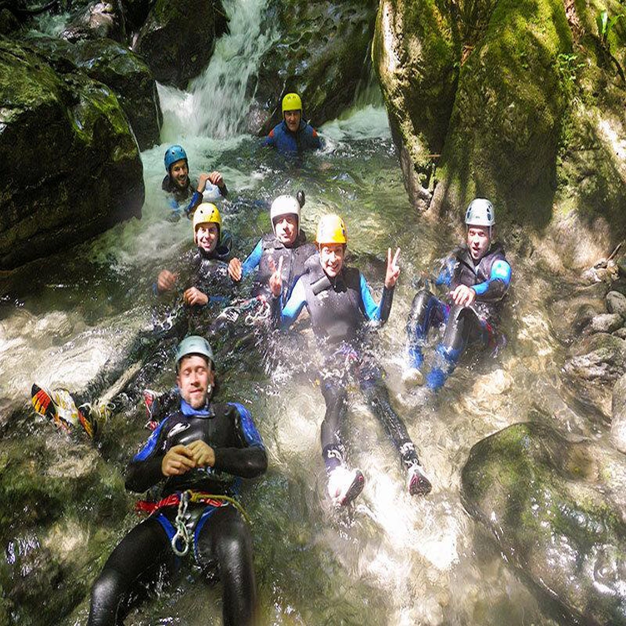 Voir la diapositive 4 : Smartbox 3h d'initiation au canyoning près de méribel - coffret cadeau sport & aventure
