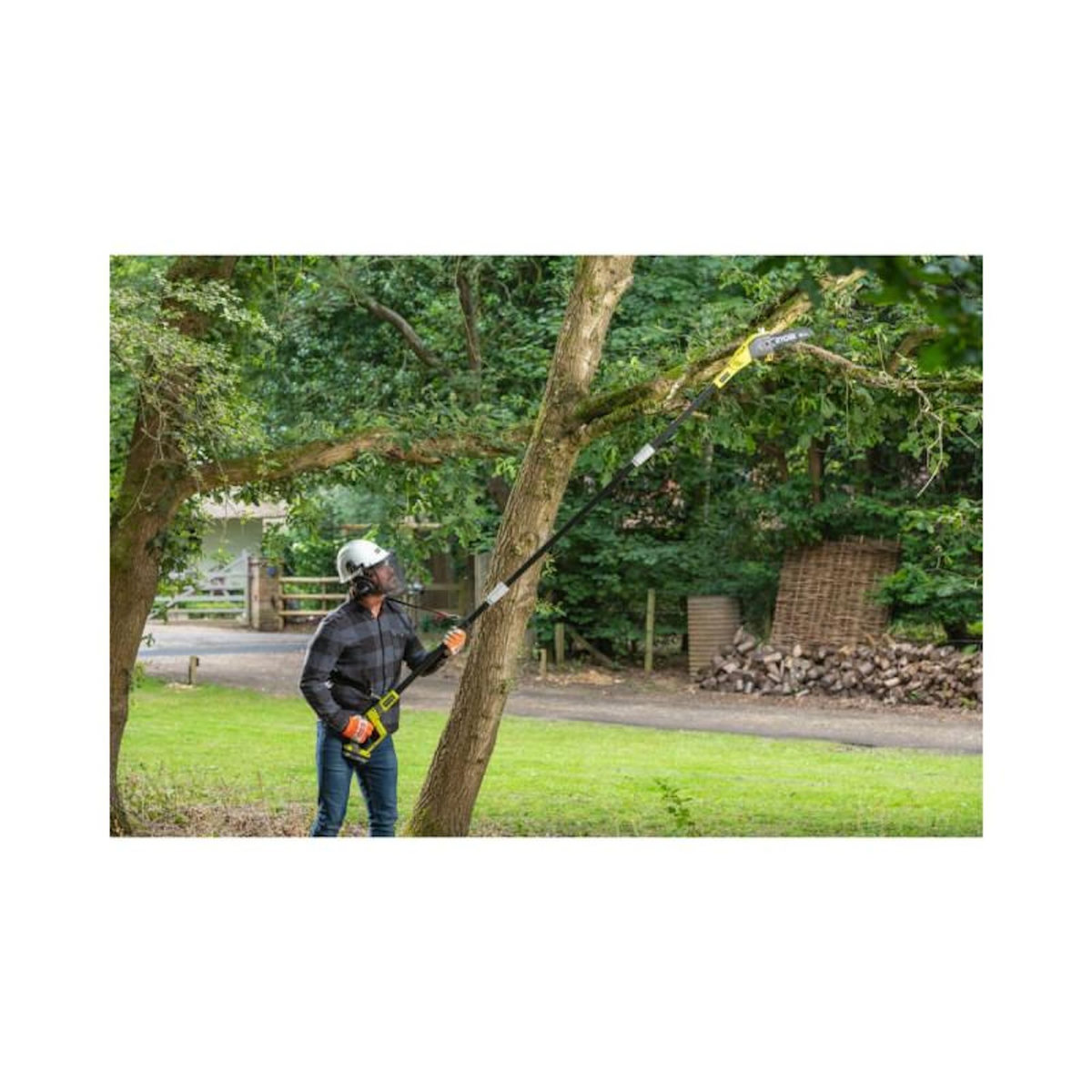 Ryobi Elagueur à chaine sur perche RYOBI - OPP1820 - 18V One+ sans batterie ni chargeur