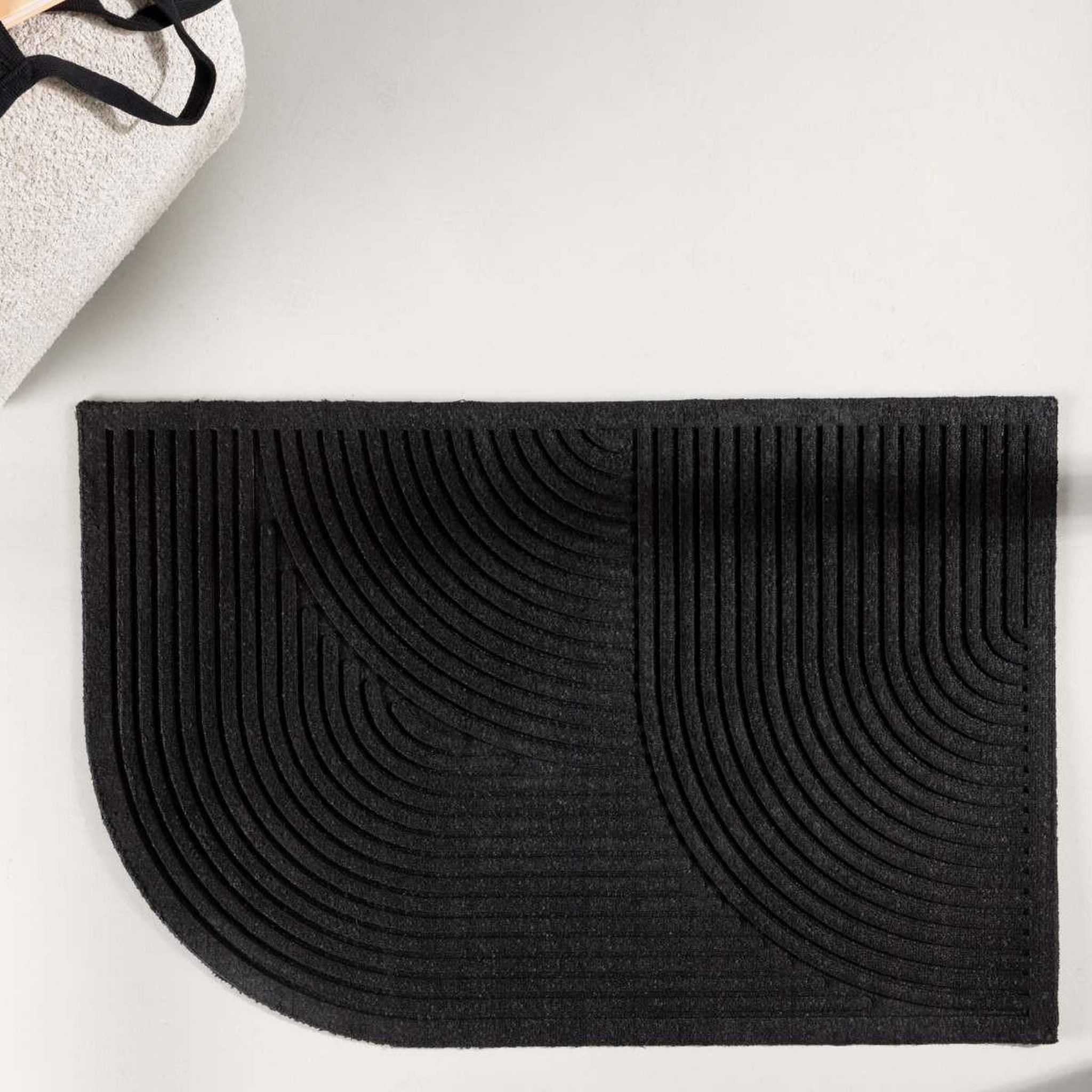 Voir la diapositive 2 : Paris Prix Paillasson Design  Valentino  60x90cm Noir