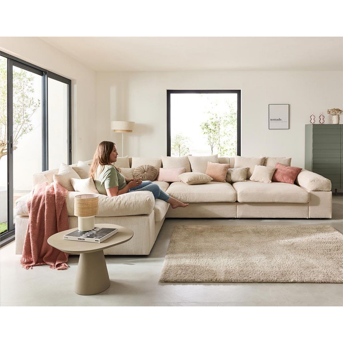 LISA DESIGN Aspen - canapé d'angle réversible 5 places - assise profonde - en velours côtelé