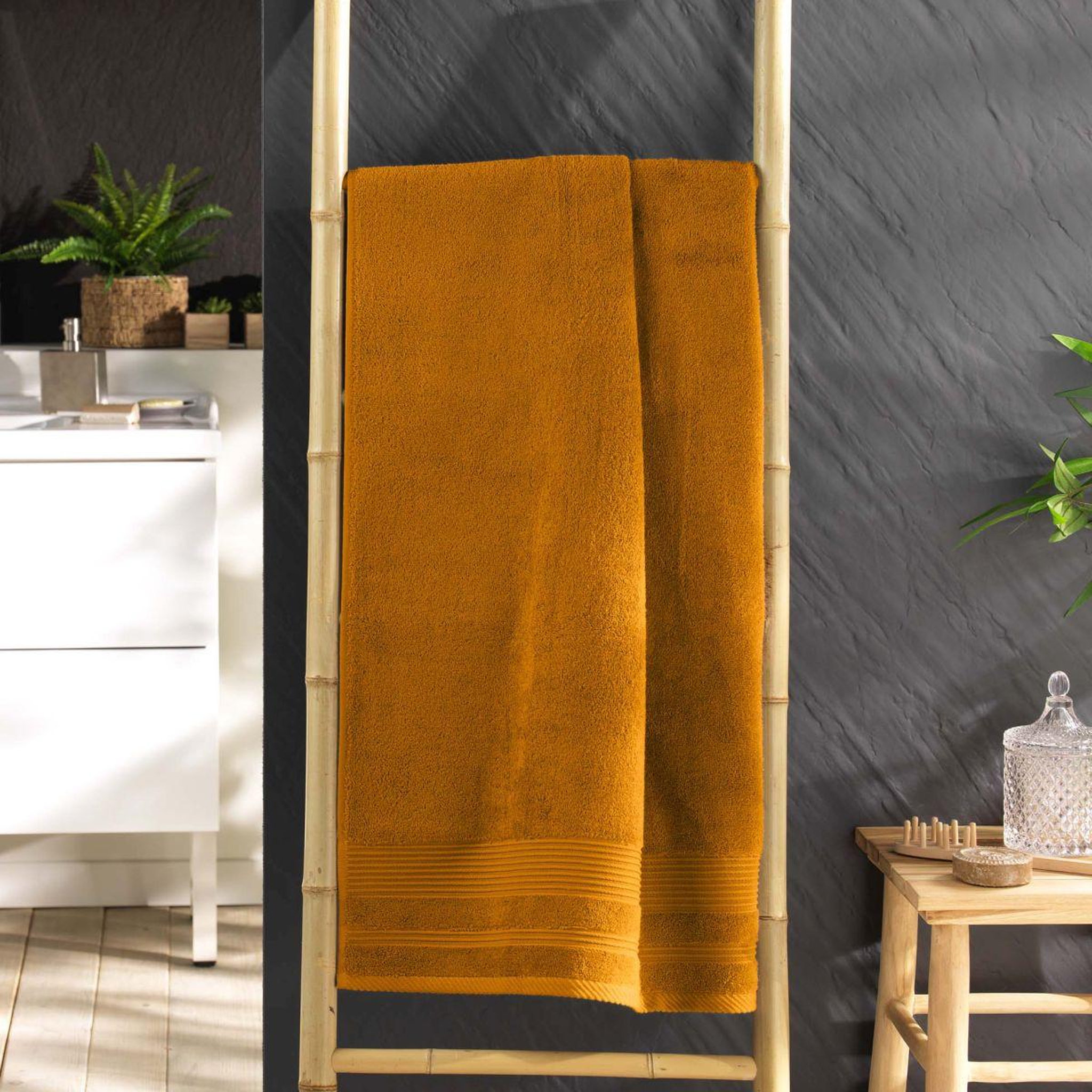 Voir la diapositive 4 : Douceur d'Intérieur Drap de douche  tendresse  70x130cm jaune curry