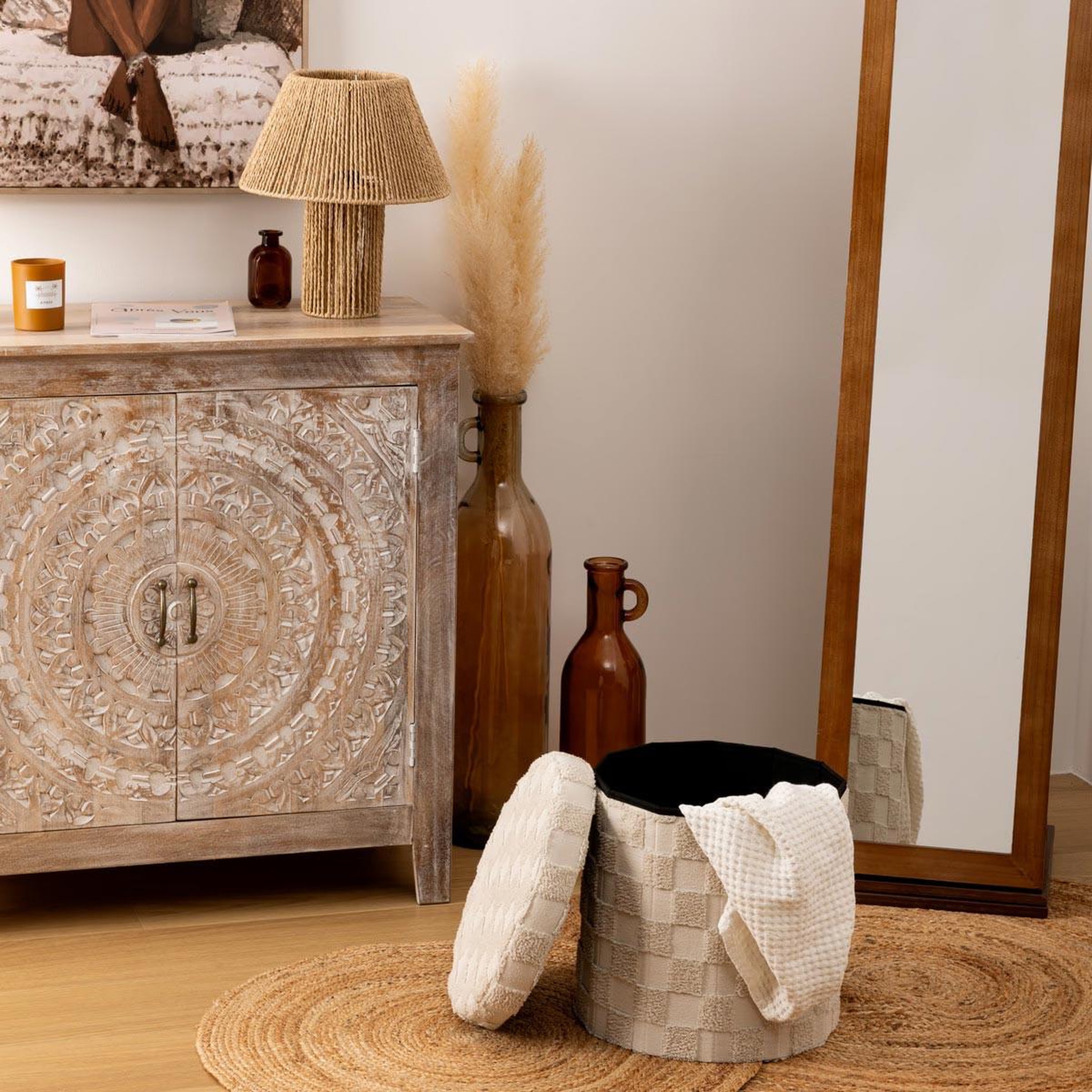 Voir la diapositive 4 : ATMOSPHERA Pouf coffre tufté  pasti  38cm blanc