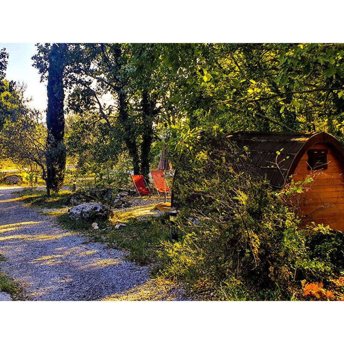 Smartbox 2 jours insolites en famille dans une cabane avec spa et panier gourmand en Ardèche - Coffret Cadeau Séjour