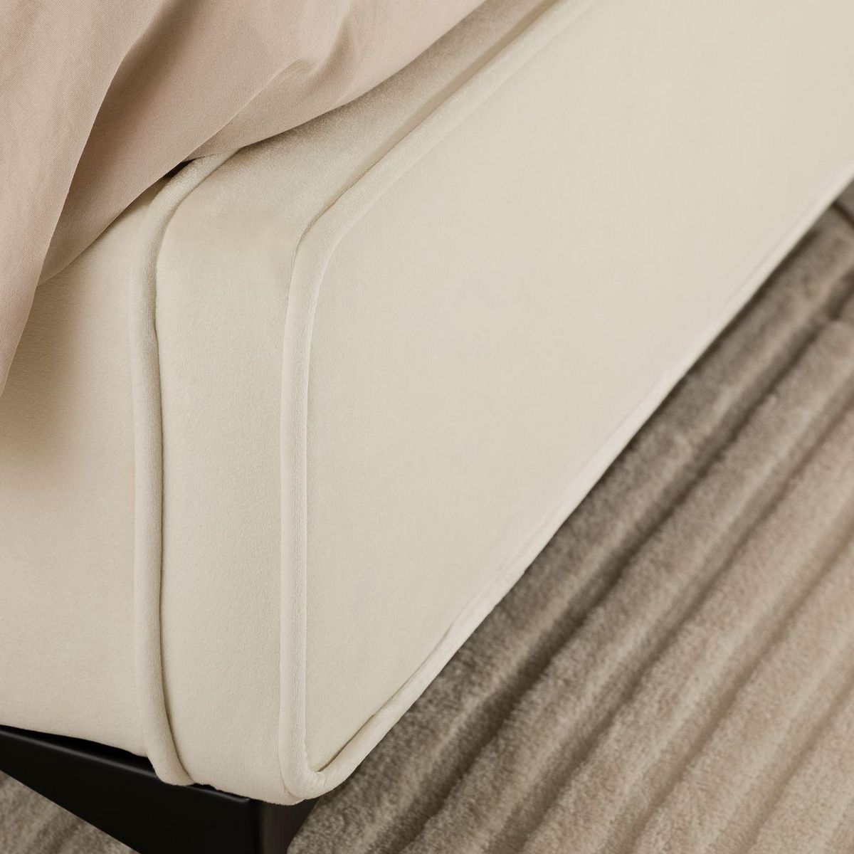 IDIMEX Lit double RAVELLO 140 x 190 cm, revêtement en tissu