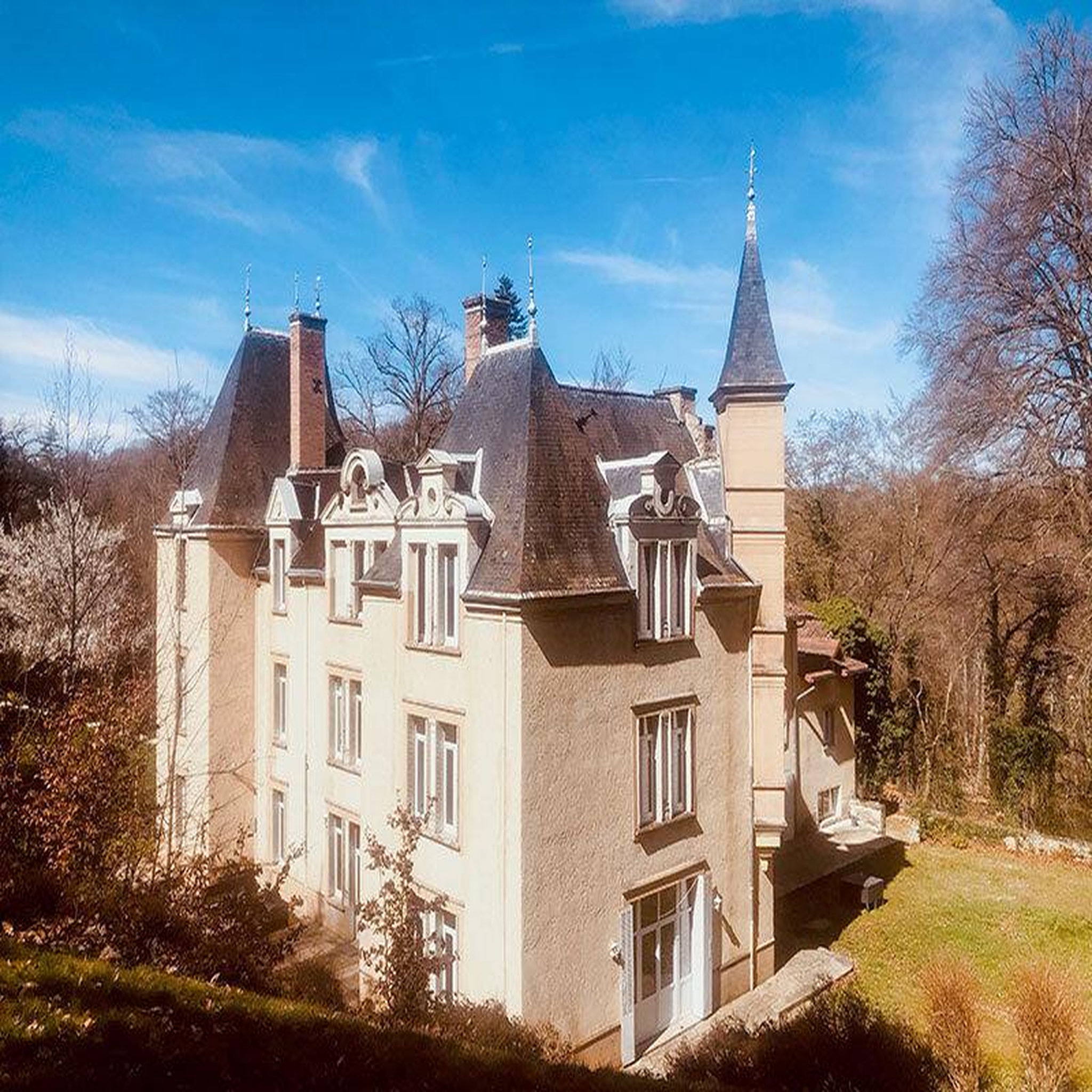 Voir la diapositive 4 : Smartbox Escapade de charme : 2 jours en château près de Lyon - Coffret Cadeau Séjour