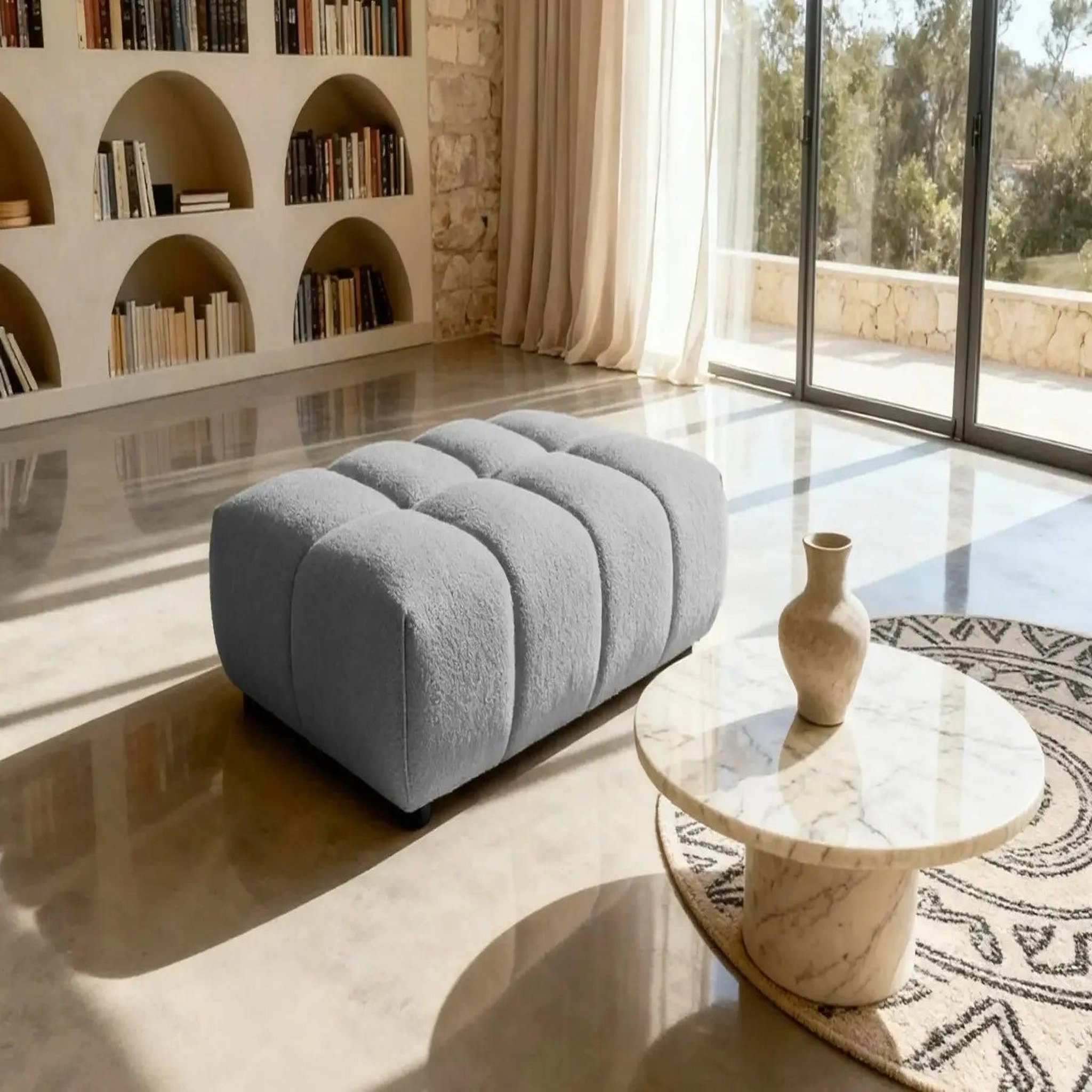 Voir la diapositive 6 : CASANOVA PARIS Alexia - pouf tissu bouclette