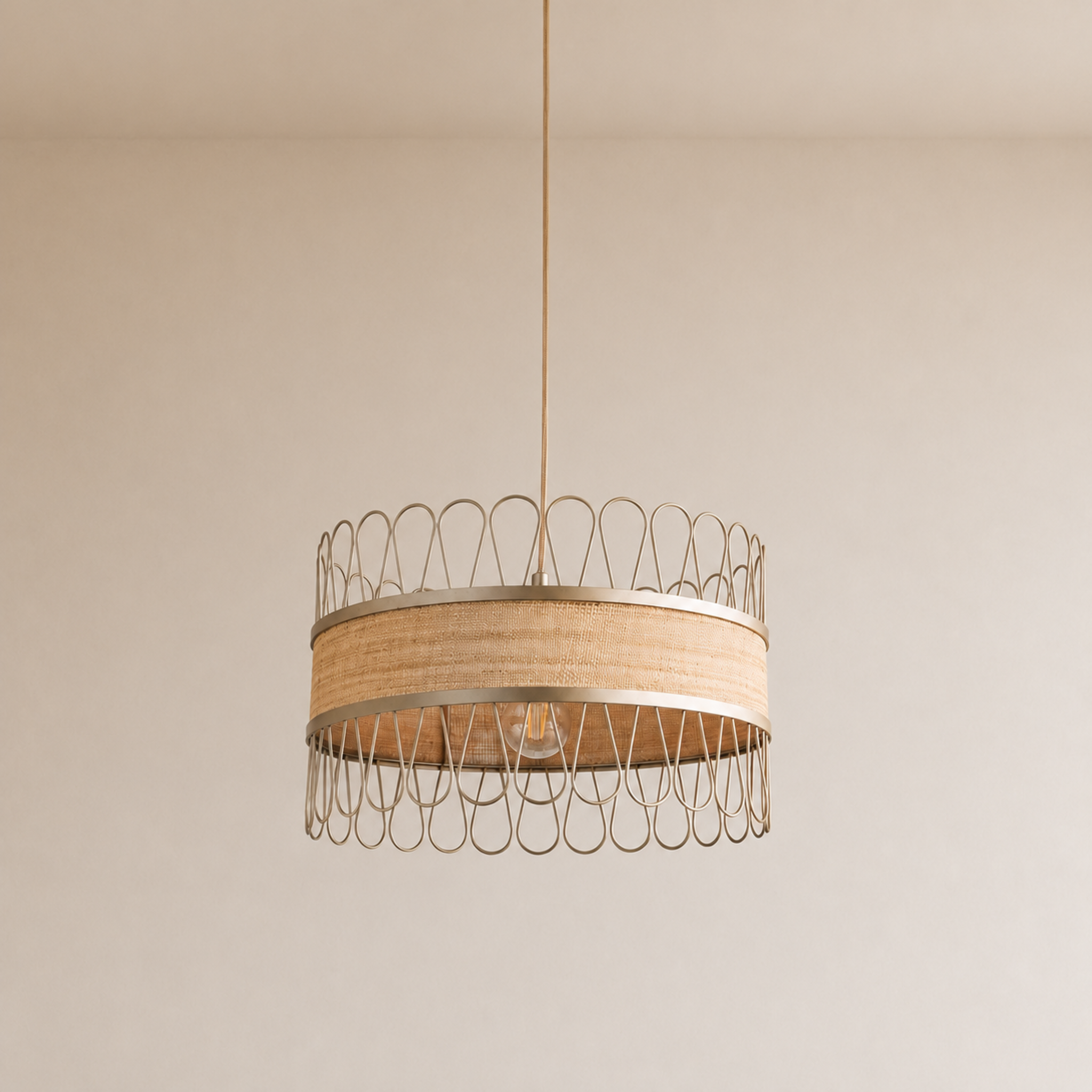 Voir la diapositive 2 : MAISON PAVANE Suspension en rotin D40 cm-Flore