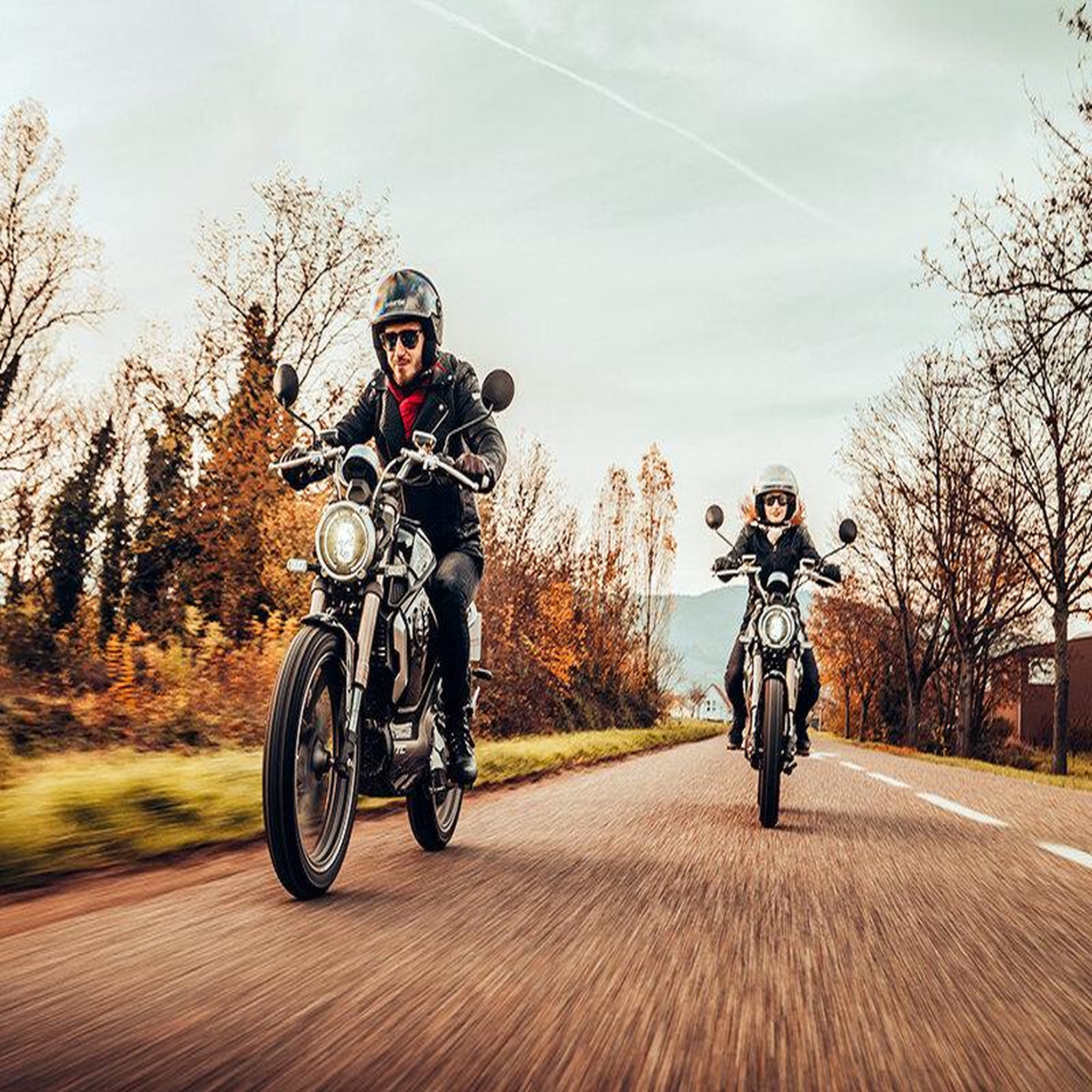 Voir la diapositive 4 : Smartbox Sortie en motos électriques pour 4 personnes à Sélestat - Coffret Cadeau Sport & Aventure