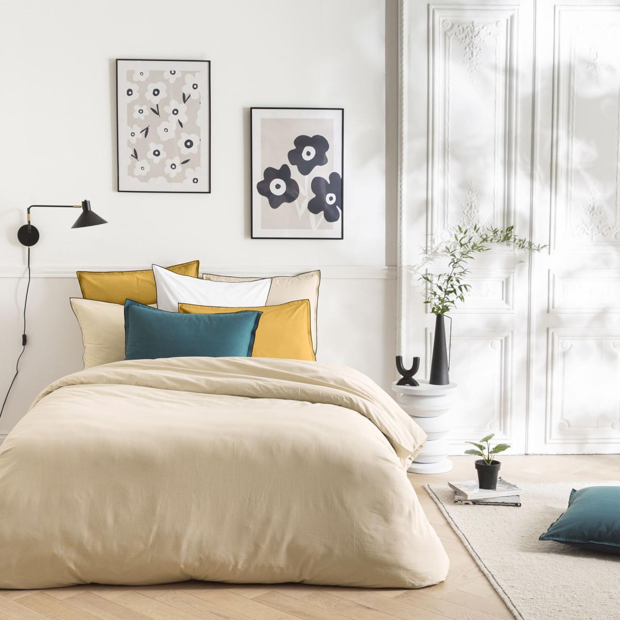 FUTURE HOME Parure de lit unie en coton finition bourdon. Coloris disponibles : Beige, Blanc, Bleu, Jaune