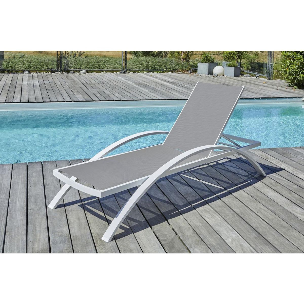 Paris Prix Lot de 2 Bains de Soleil Empilables  Barcelona  195cm Blanc