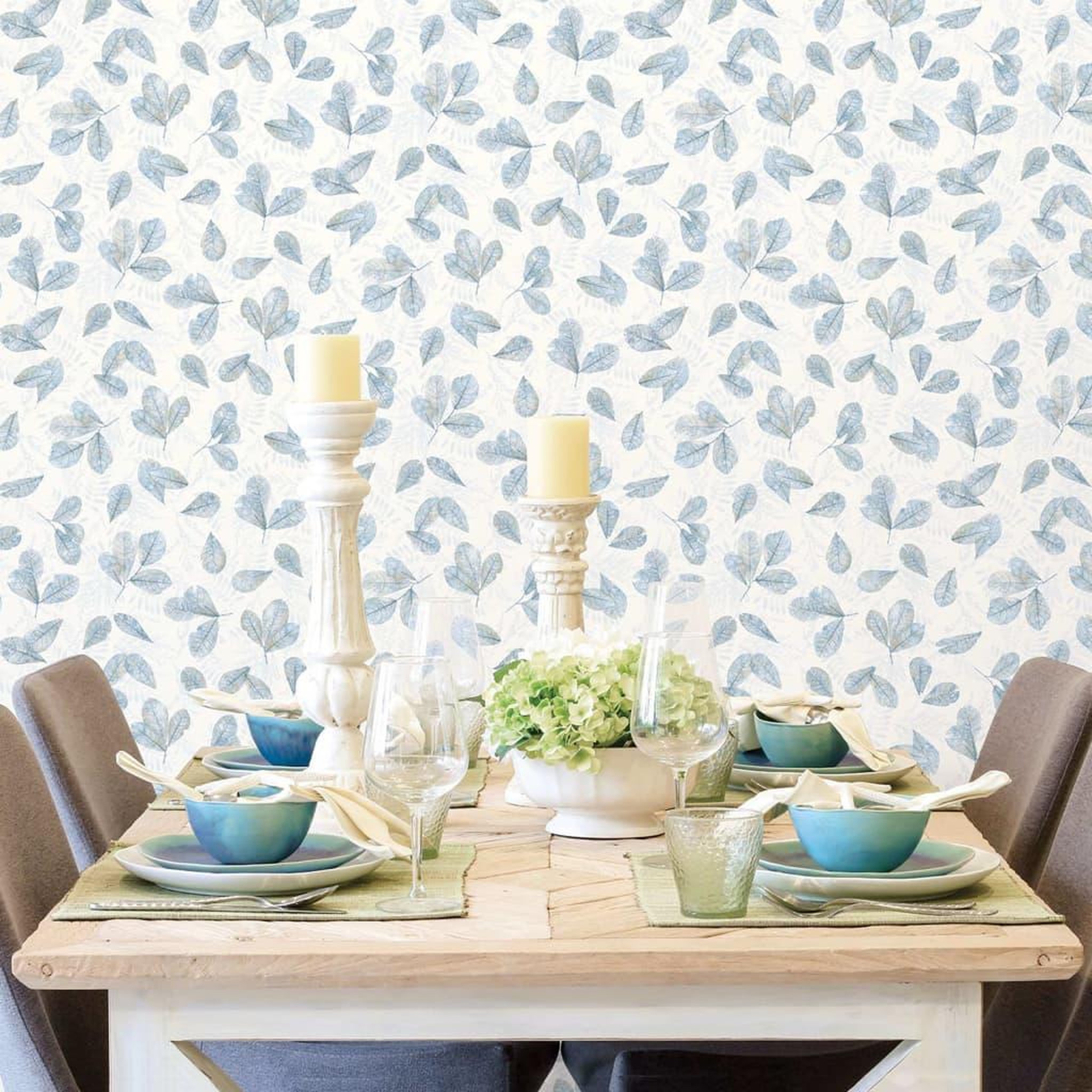 Voir la diapositive 1 : Noordwand Noordwand Papier peint Evergreen Leaves blanc et bleu