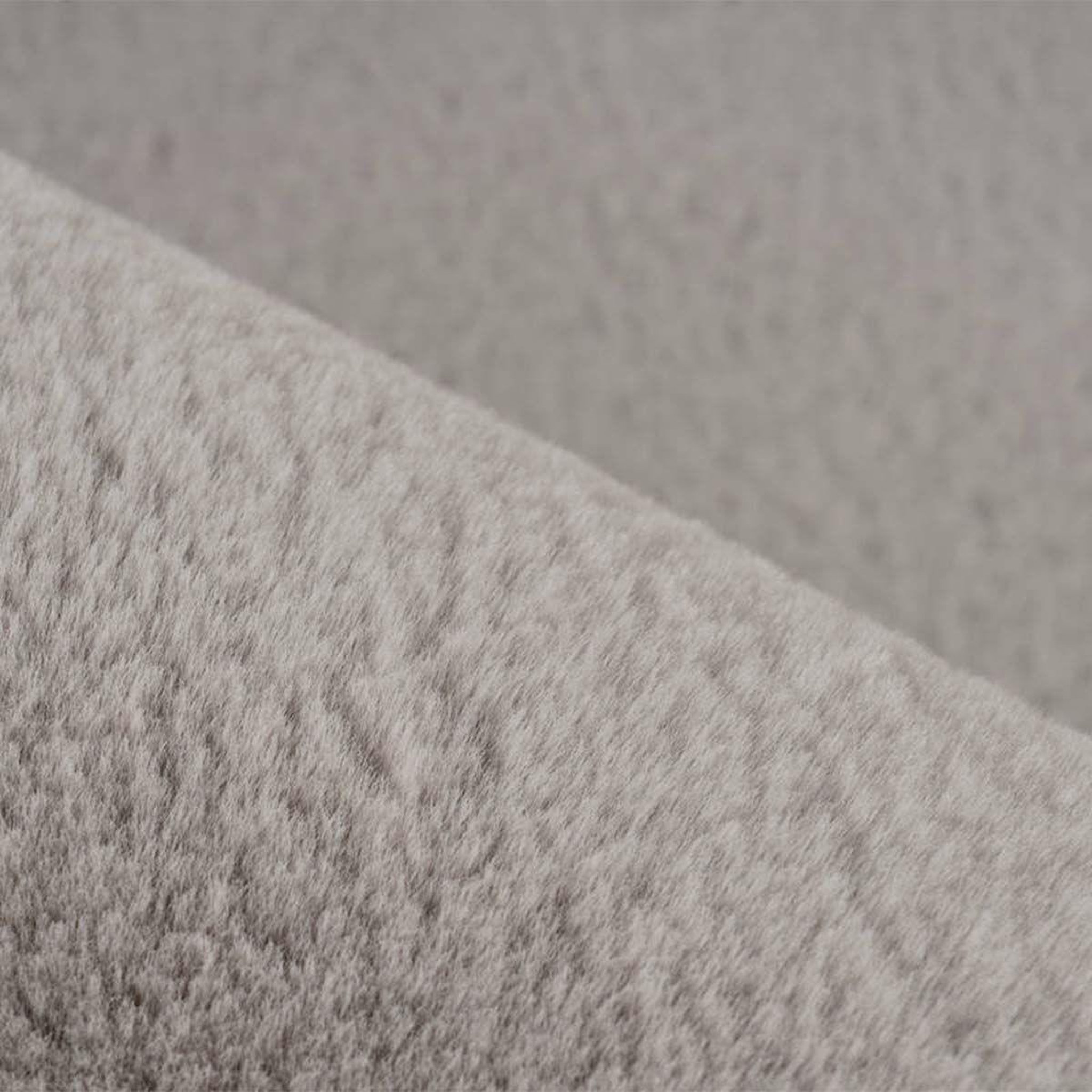 Voir la diapositive 3 : Paris Prix Tapis uni doux poils longs  rabbit  60x90cm argent