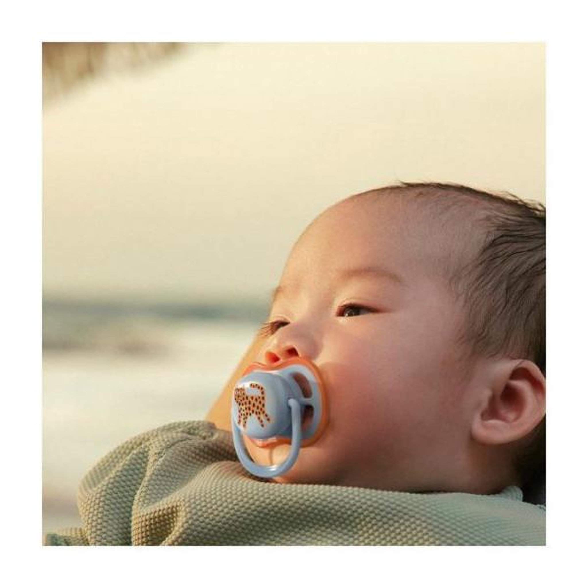Voir la diapositive 3 : Philips Avent Lot de 4 sucettes ultra air - PHILIPS AVENT - SCF087/22 - Jour et nuit - Sans BPA - Jaune / Orange