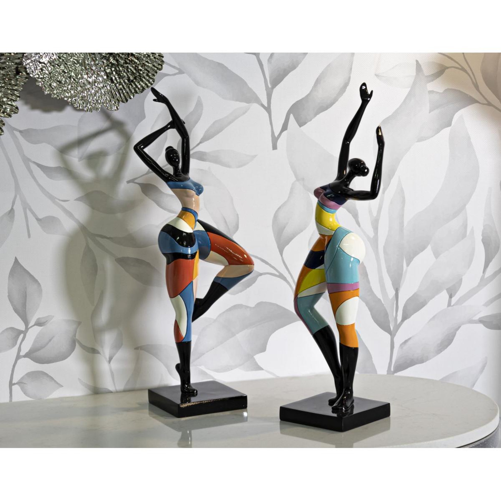Voir la diapositive 6 : Paris Prix Statuette Femme Position Danseuse  Rubic  38cm Multicolore