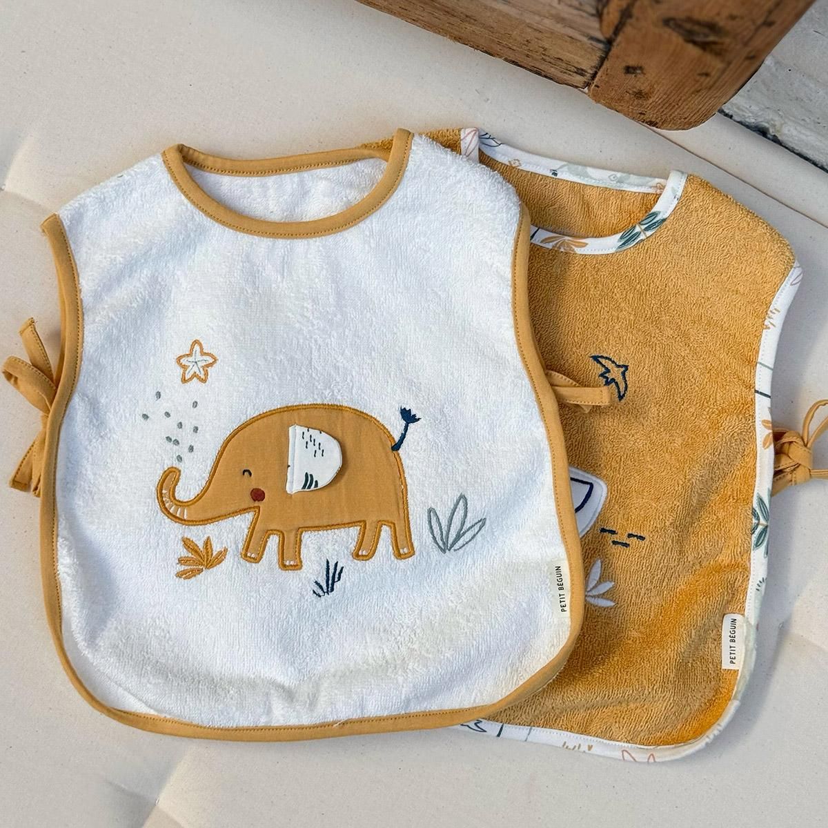 Petit Béguin Lot de 2 bavoirs bébé Hawaiki