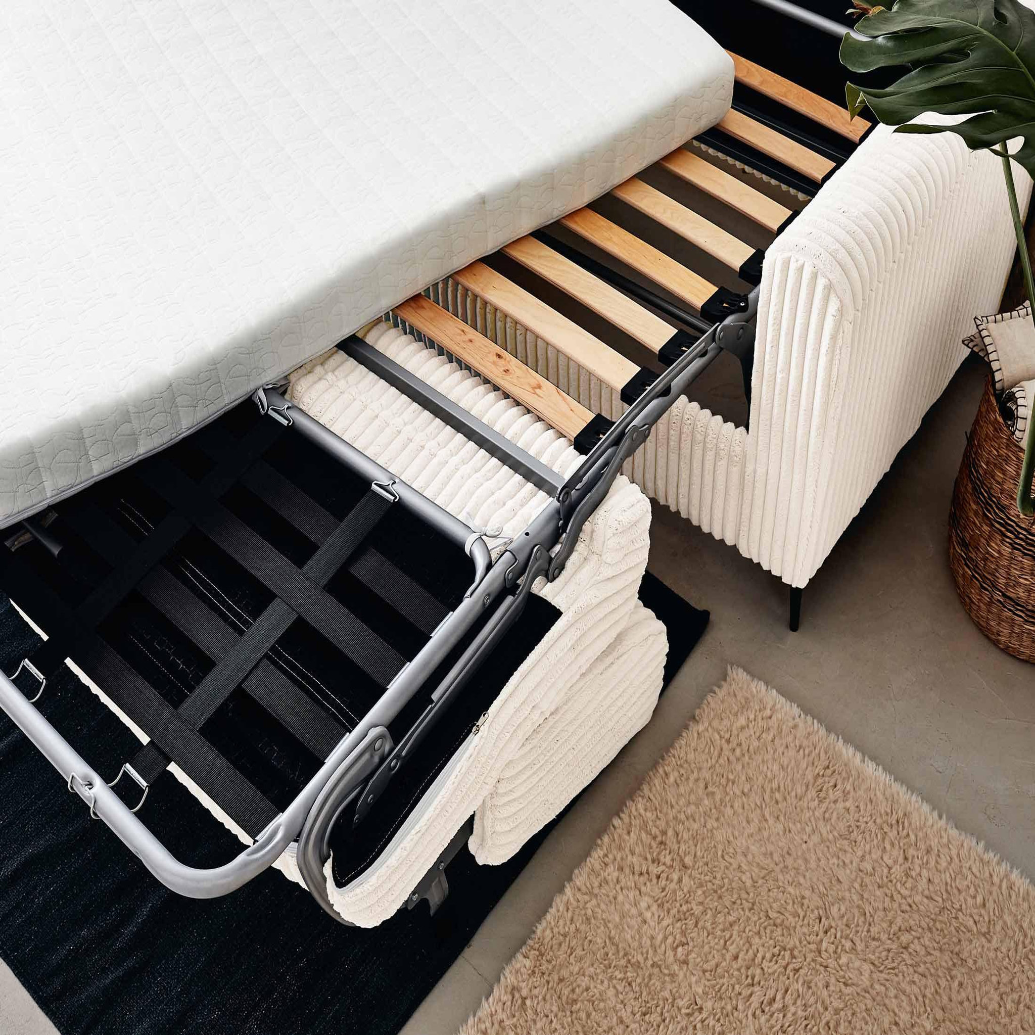 Voir la diapositive 4 : LISA DESIGN Owen - canapé 3 places convertible express couchage quotidien 140 cm matelas 12 cm en velours côtelé grosses côtes