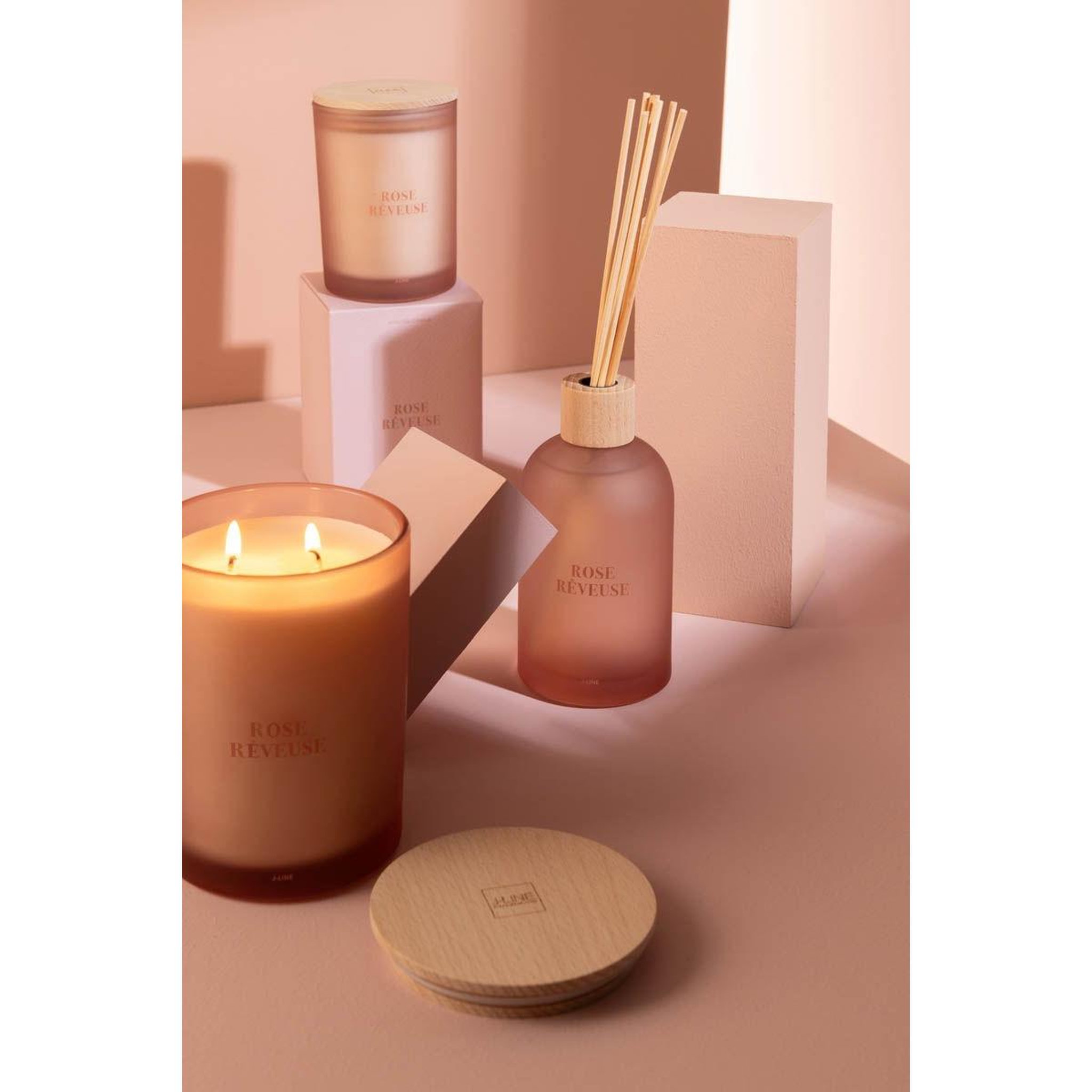 Voir la diapositive 6 : J-LINE Diffuseur de parfum  accords essentiels  250ml rose rêveuse