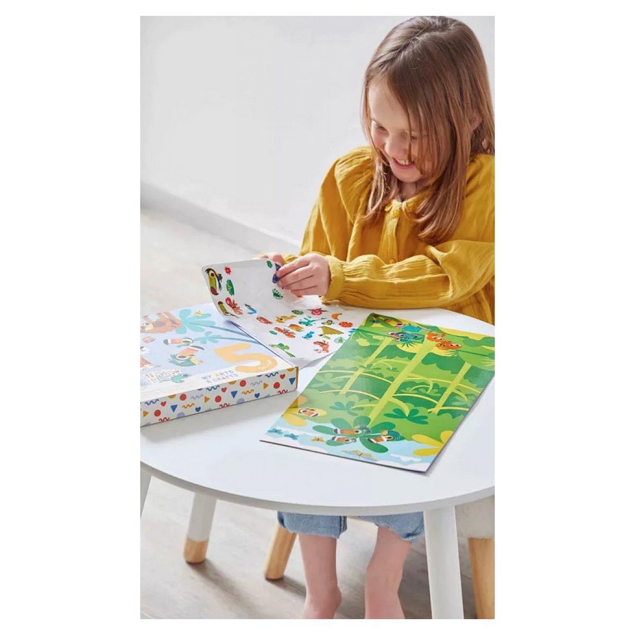 Voir la diapositive 2 : Juratoys-Janod 5 ans Gommettes et decors