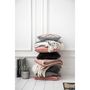 Voir la diapositive 4 : Paris Prix Plaid Déco  Alpha  136x190cm Rose & Blanc