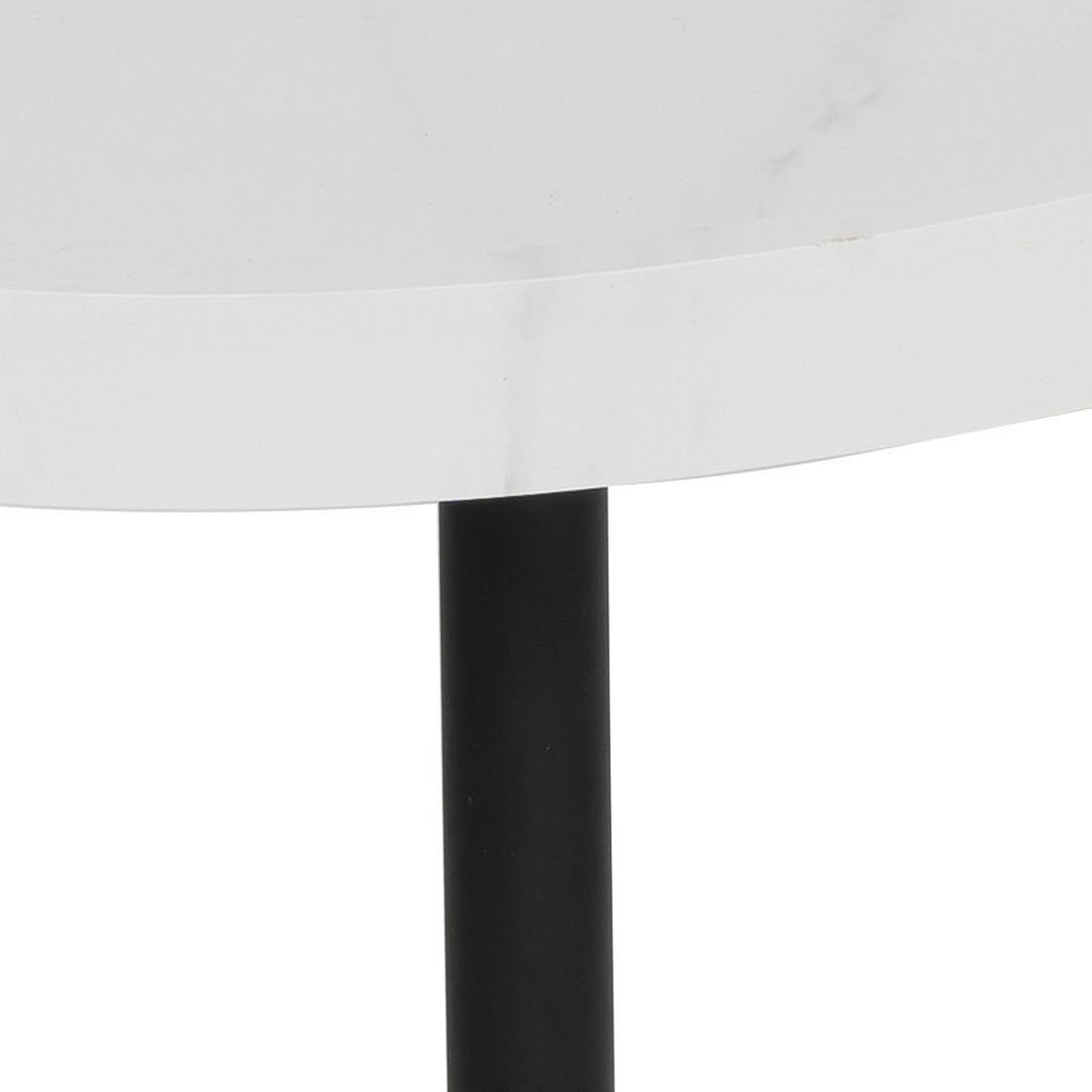 Voir la diapositive 6 : LISA DESIGN Helsinki - table basse - effet marbre - 80 cm