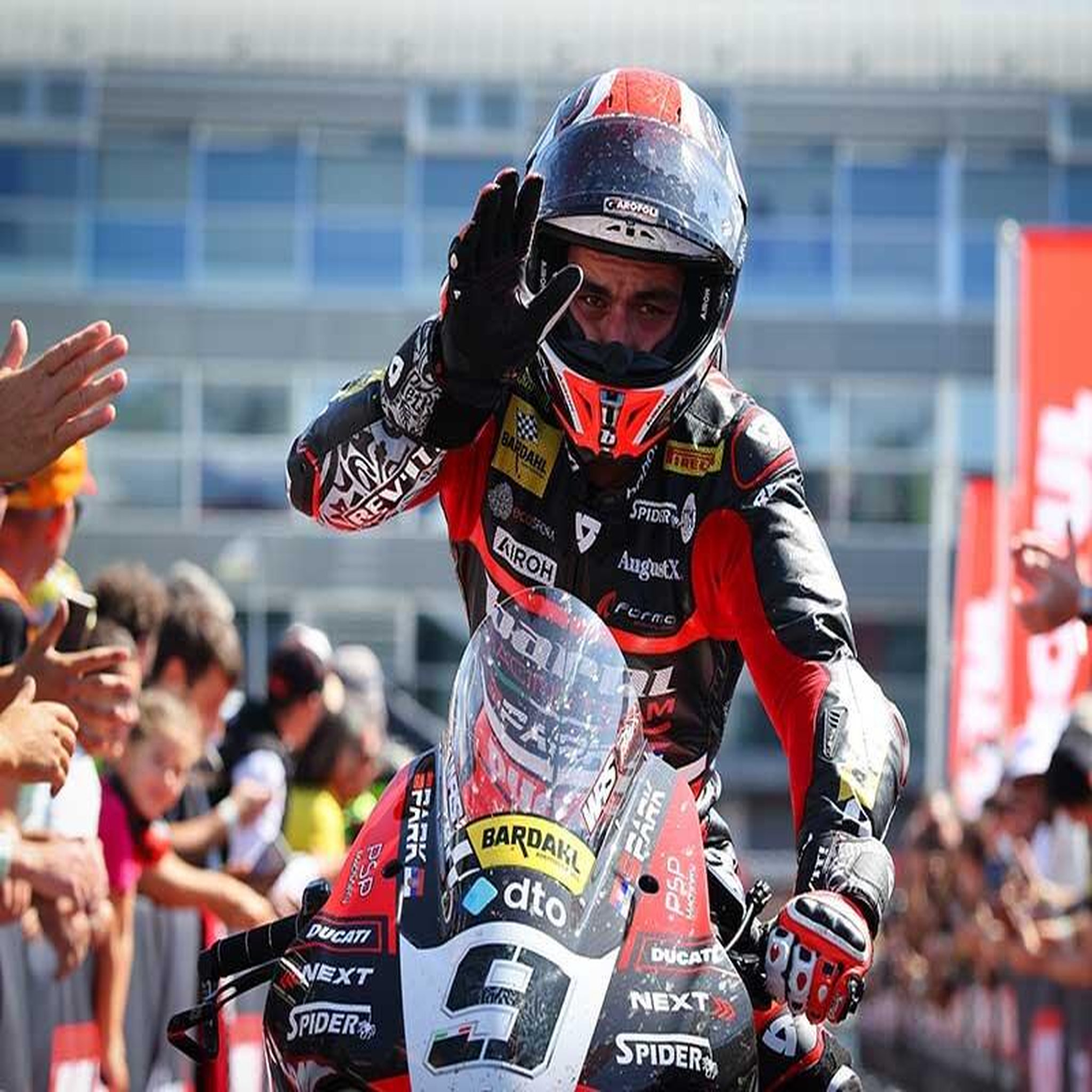 Voir la diapositive 3 : Smartbox 2 billets vip general admission pour le superbike motul fim à magny-cours - coffret cadeau multi-thèmes